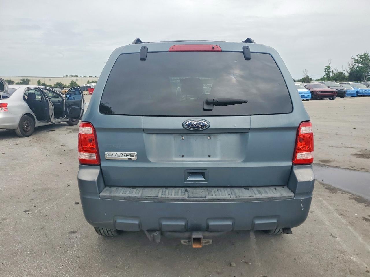 2010 Ford Escape Xlt Blue vin: 1FMCU0D79AKC99983