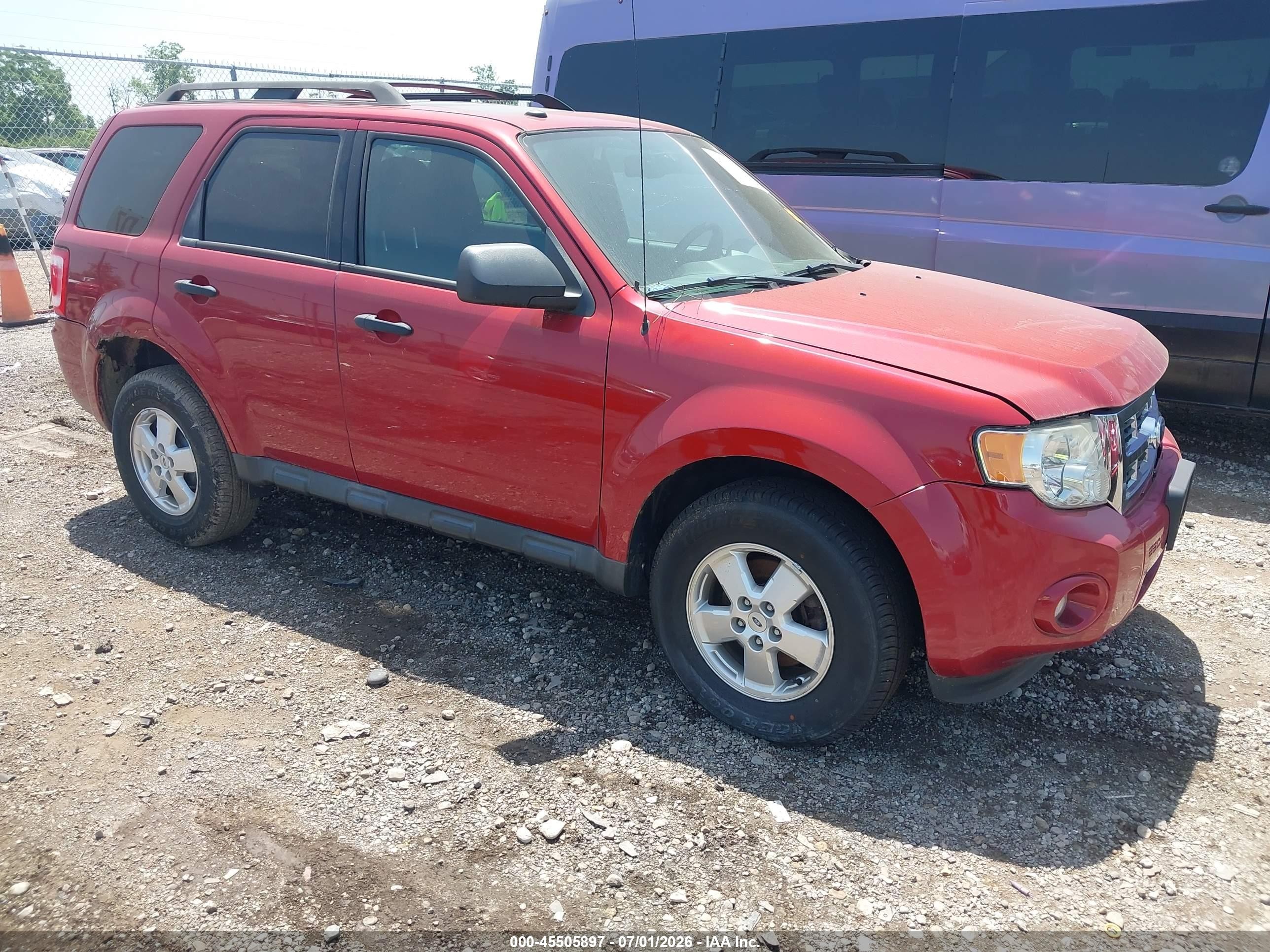 2011 Ford Escape Xlt Burgundy vin: 1FMCU0D79BKA37429