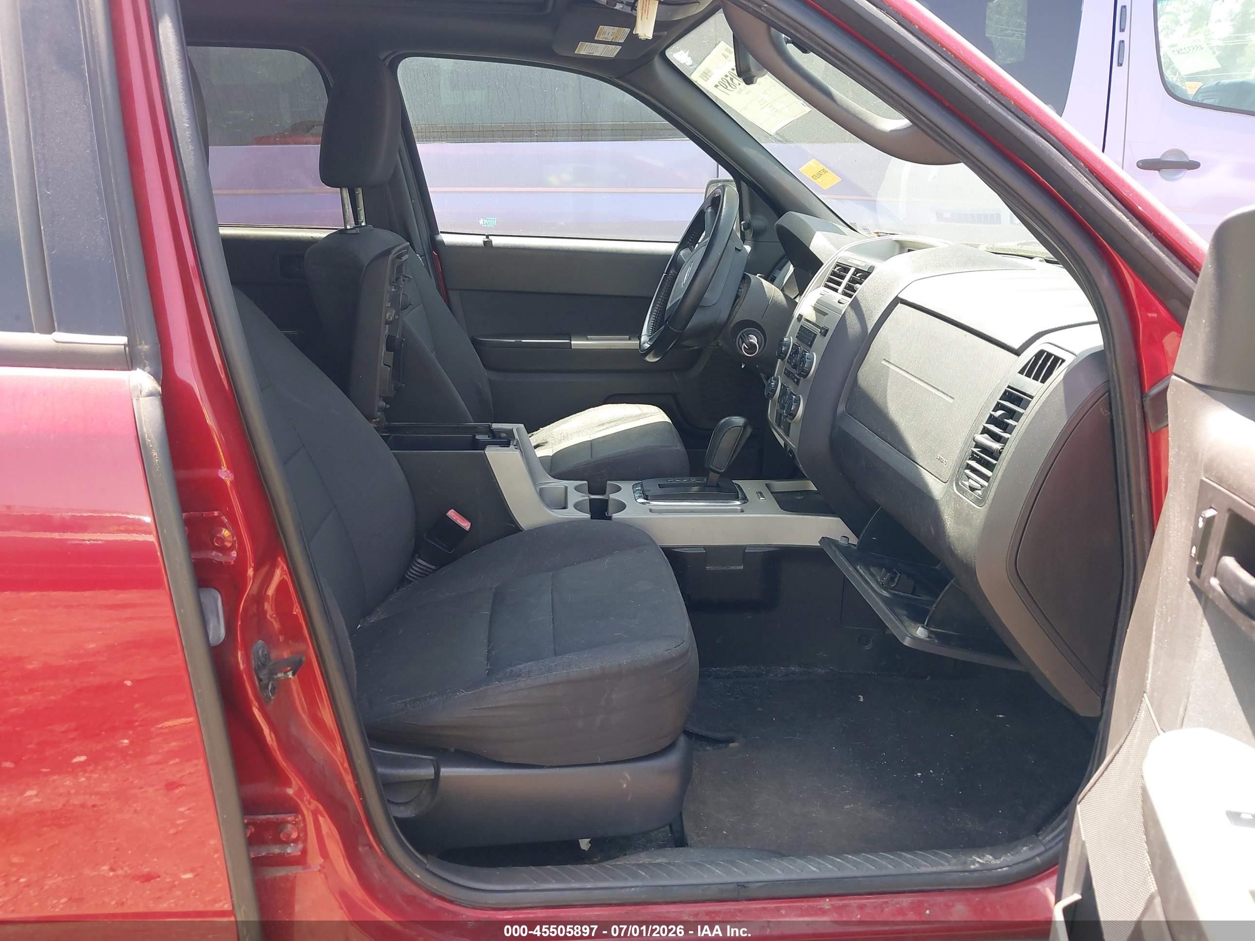 2011 Ford Escape Xlt Burgundy vin: 1FMCU0D79BKA37429