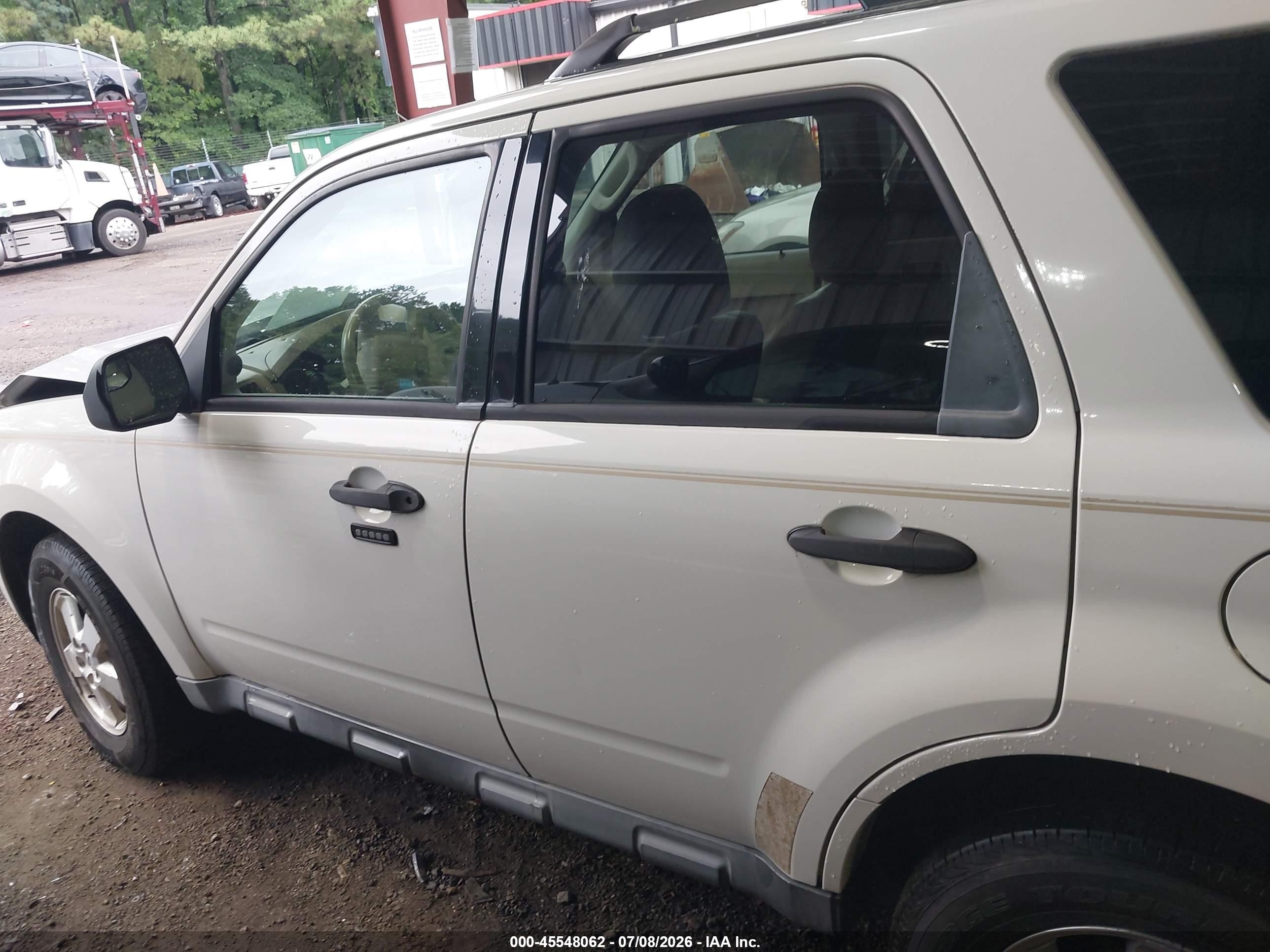 2011 Ford Escape Xlt White vin: 1FMCU0D79BKA63285