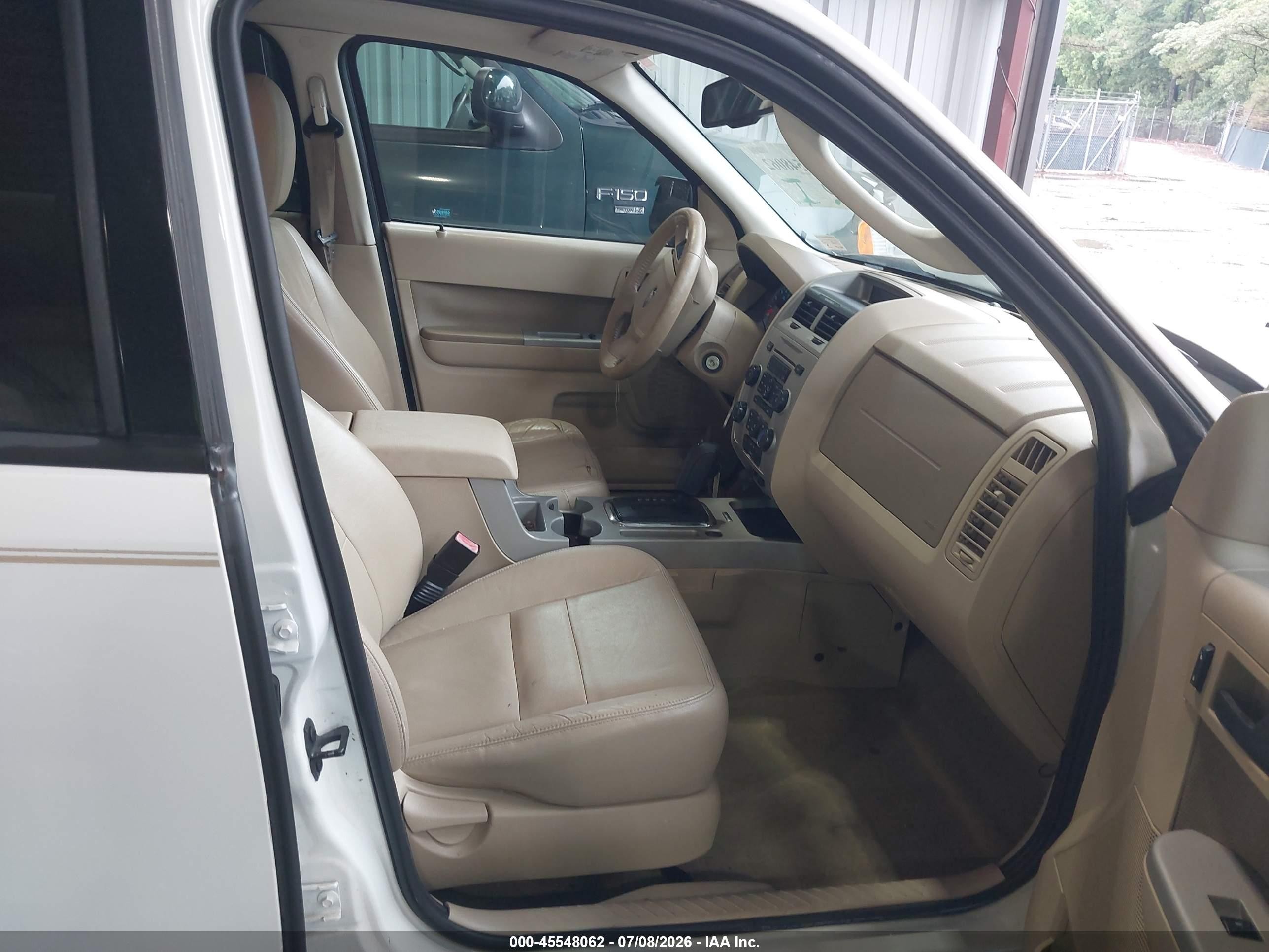 2011 Ford Escape Xlt White vin: 1FMCU0D79BKA63285