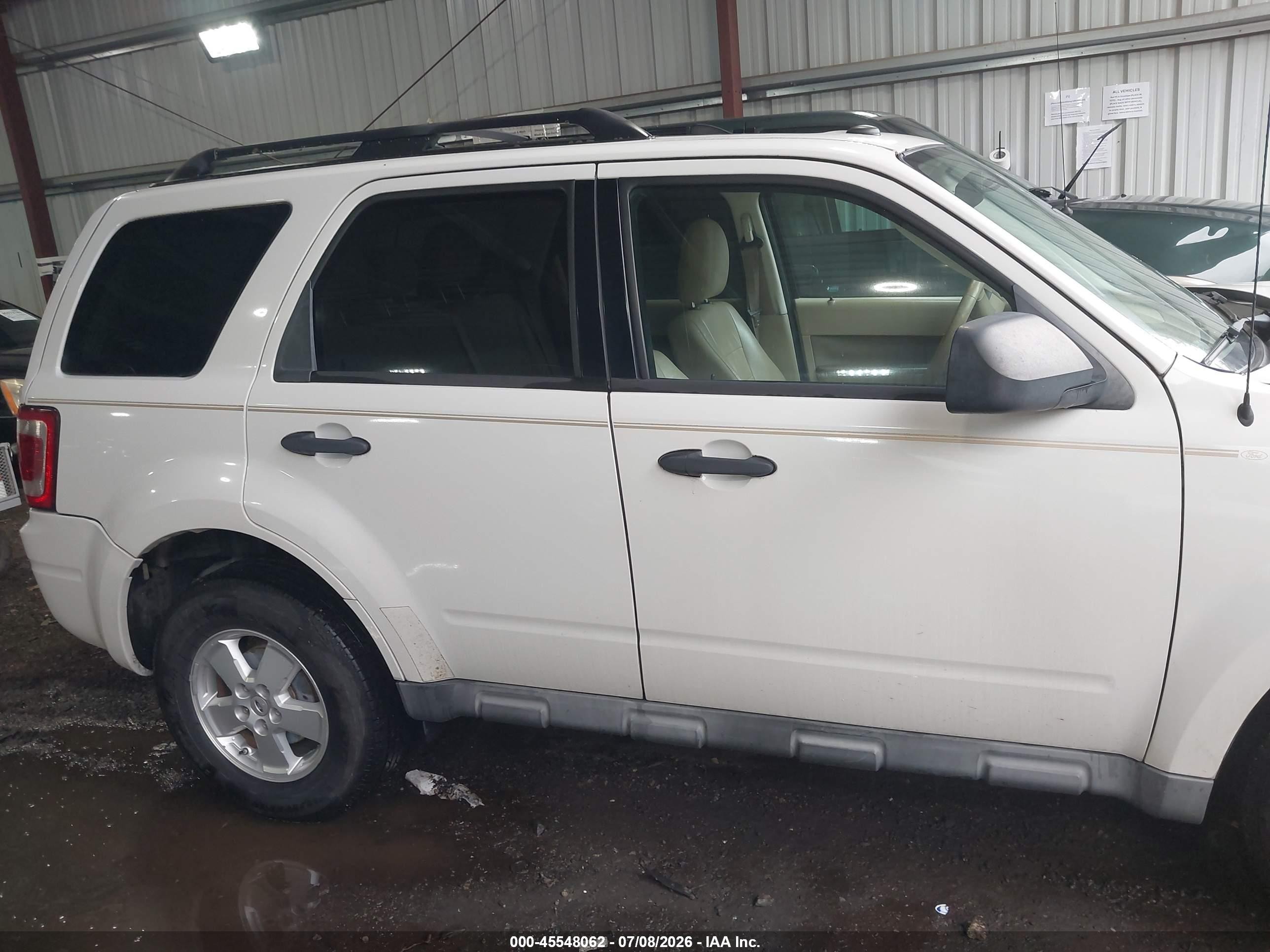2011 Ford Escape Xlt White vin: 1FMCU0D79BKA63285