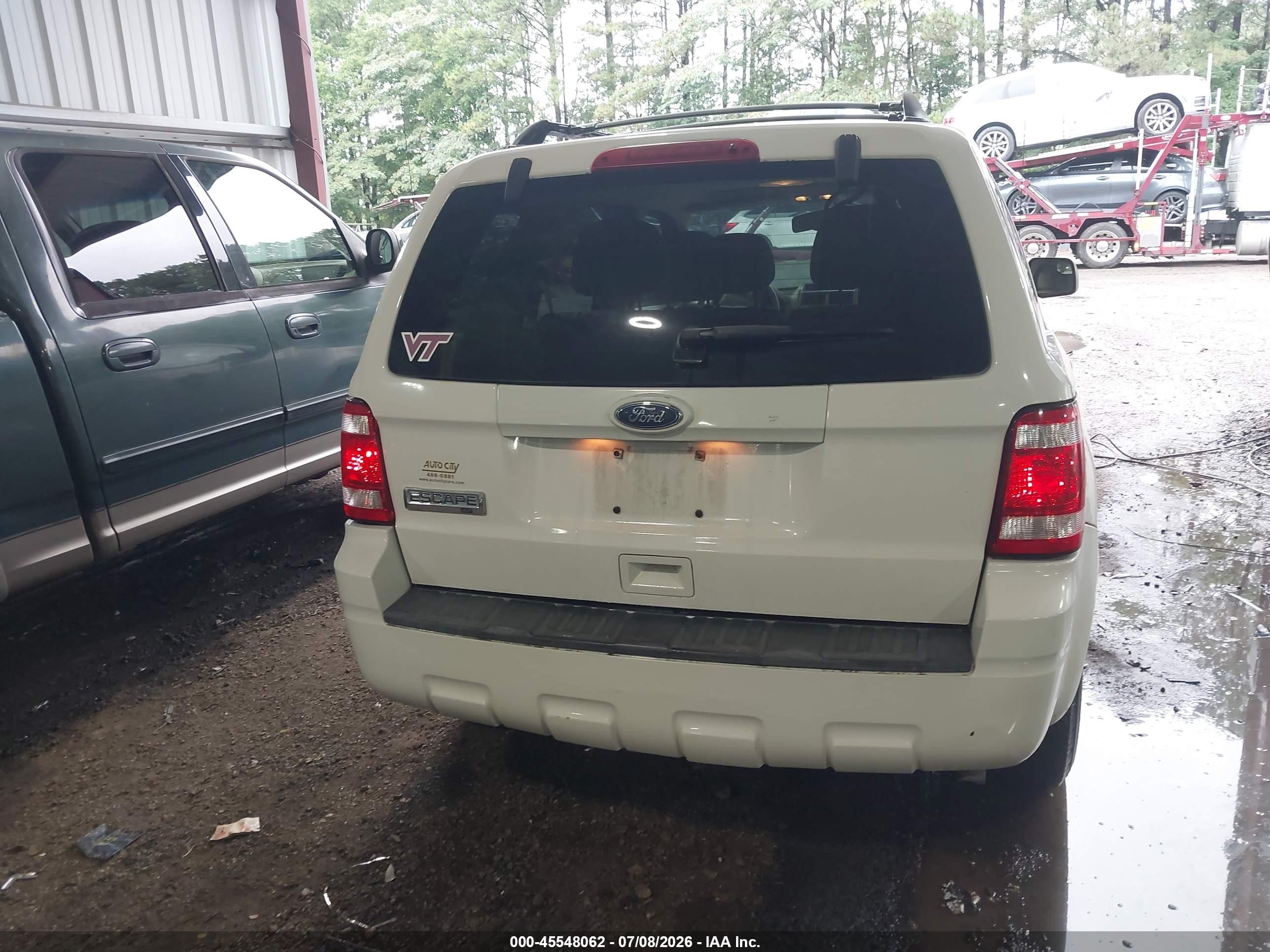2011 Ford Escape Xlt White vin: 1FMCU0D79BKA63285