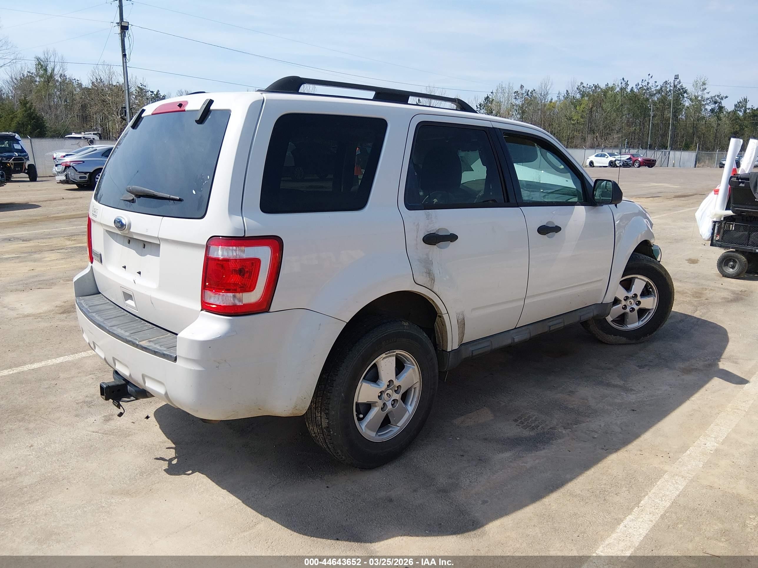2011 Ford Escape Xlt Белый vin: 1FMCU0D79BKB36297