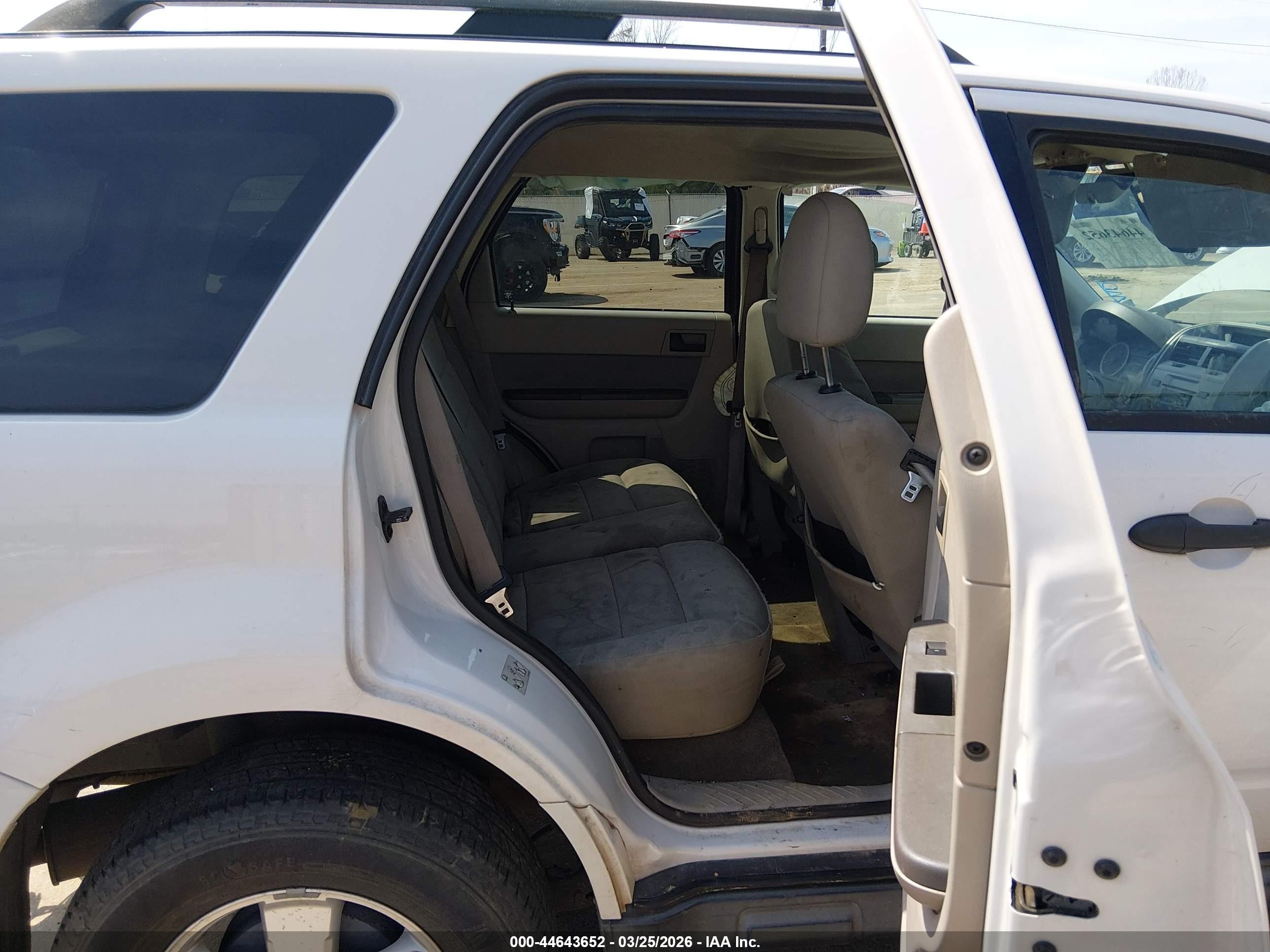 2011 Ford Escape Xlt Белый vin: 1FMCU0D79BKB36297