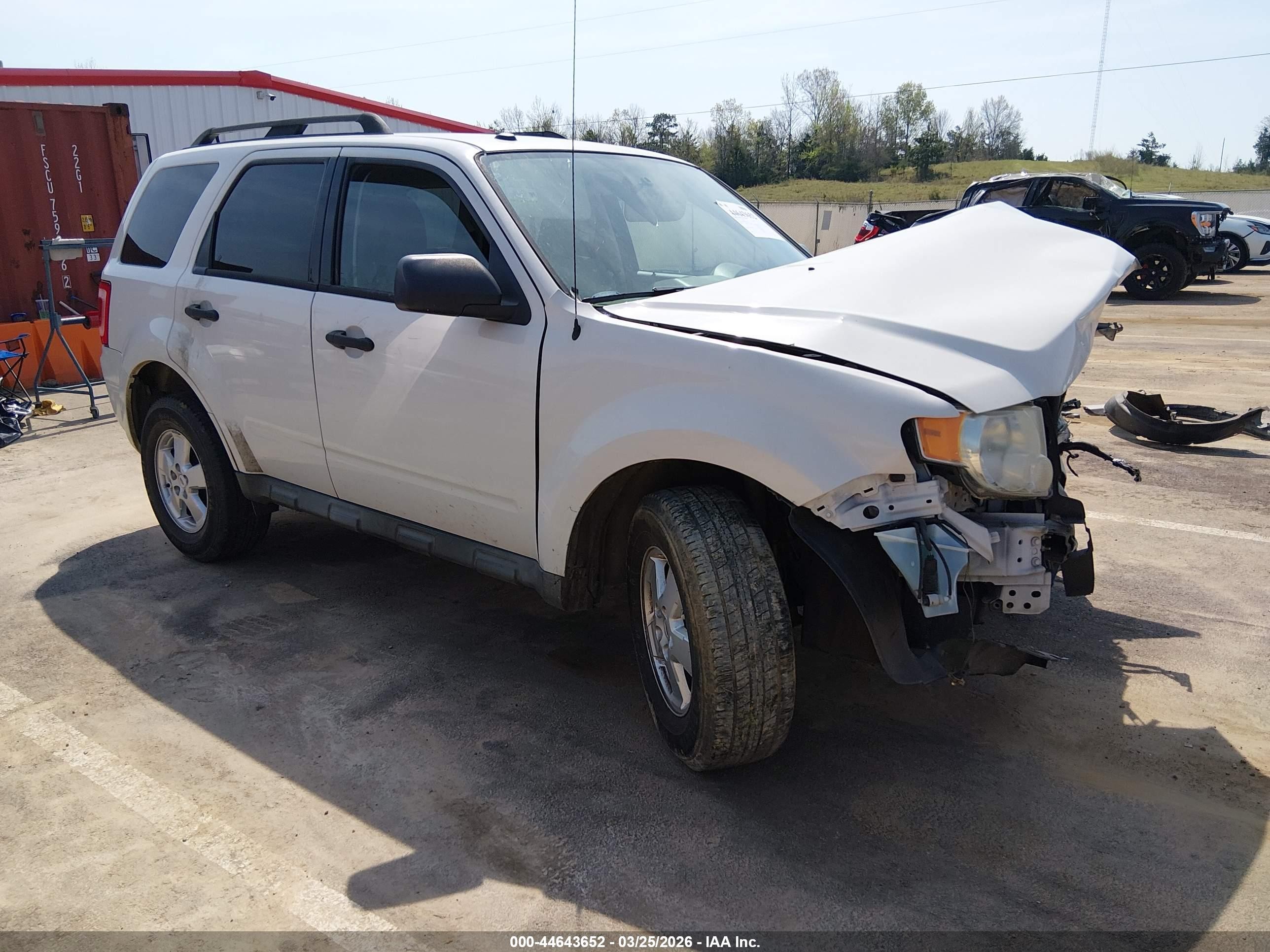 2011 Ford Escape Xlt White vin: 1FMCU0D79BKB36297