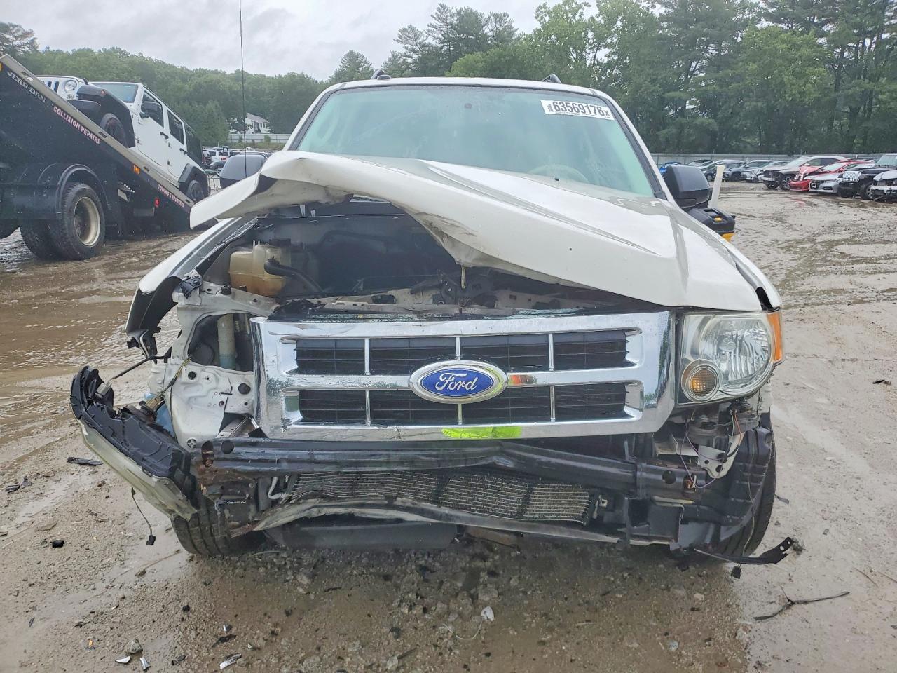 2011 Ford Escape Xlt White vin: 1FMCU0D79BKC08020