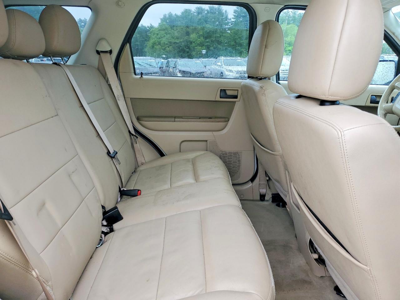 2011 Ford Escape Xlt White vin: 1FMCU0D79BKC08020