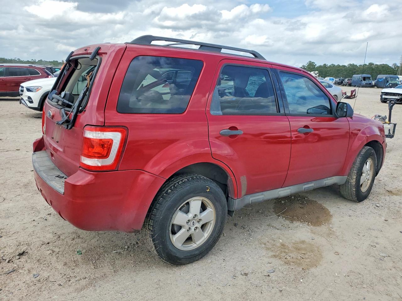 2011 Ford Escape Xlt Красный vin: 1FMCU0D79BKC10317