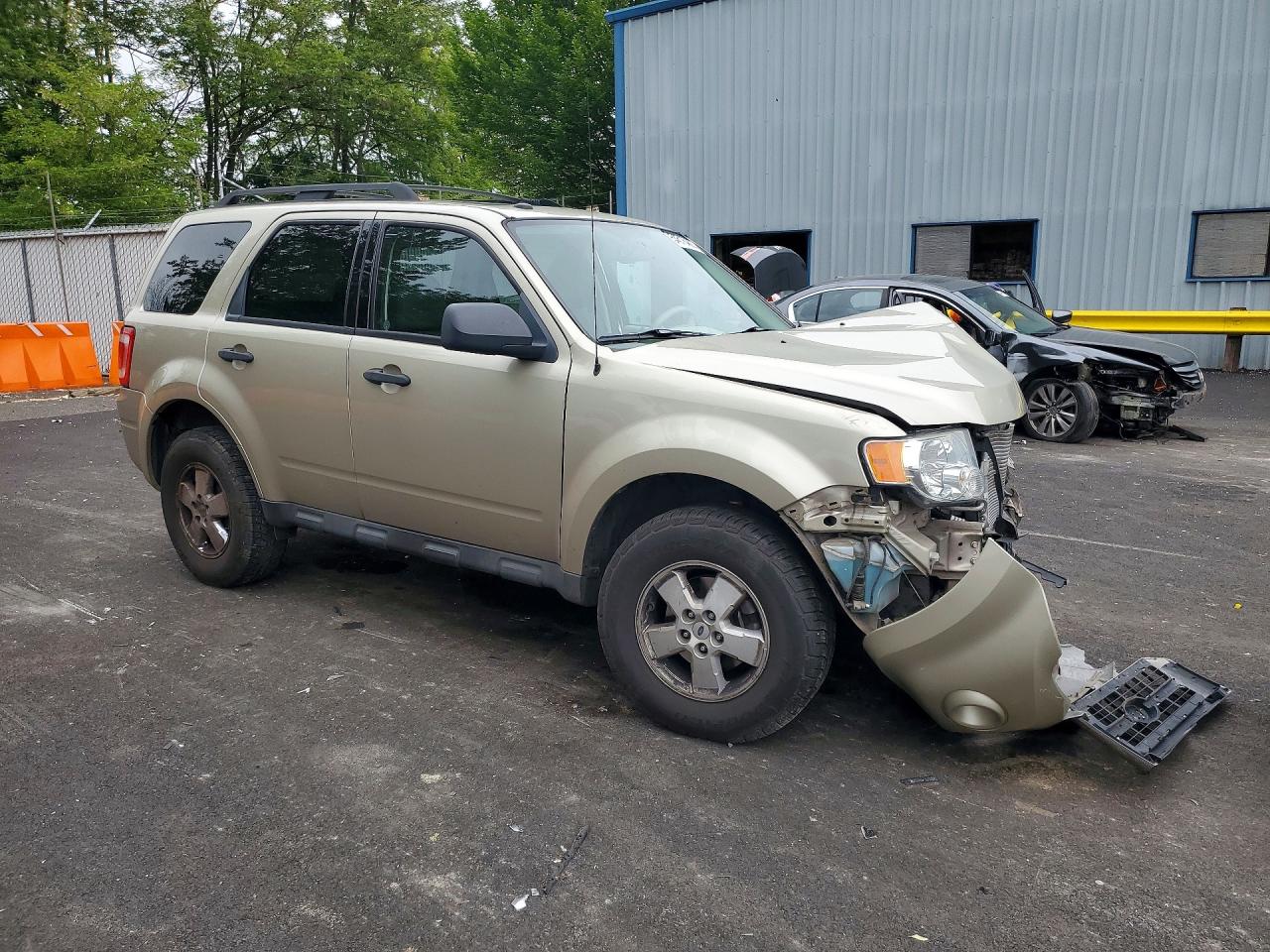 2010 Ford Escape Xlt Beige vin: 1FMCU0D7XAKA31119