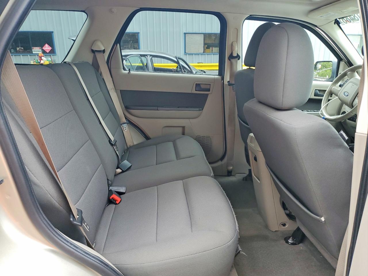 2010 Ford Escape Xlt Beige vin: 1FMCU0D7XAKA31119