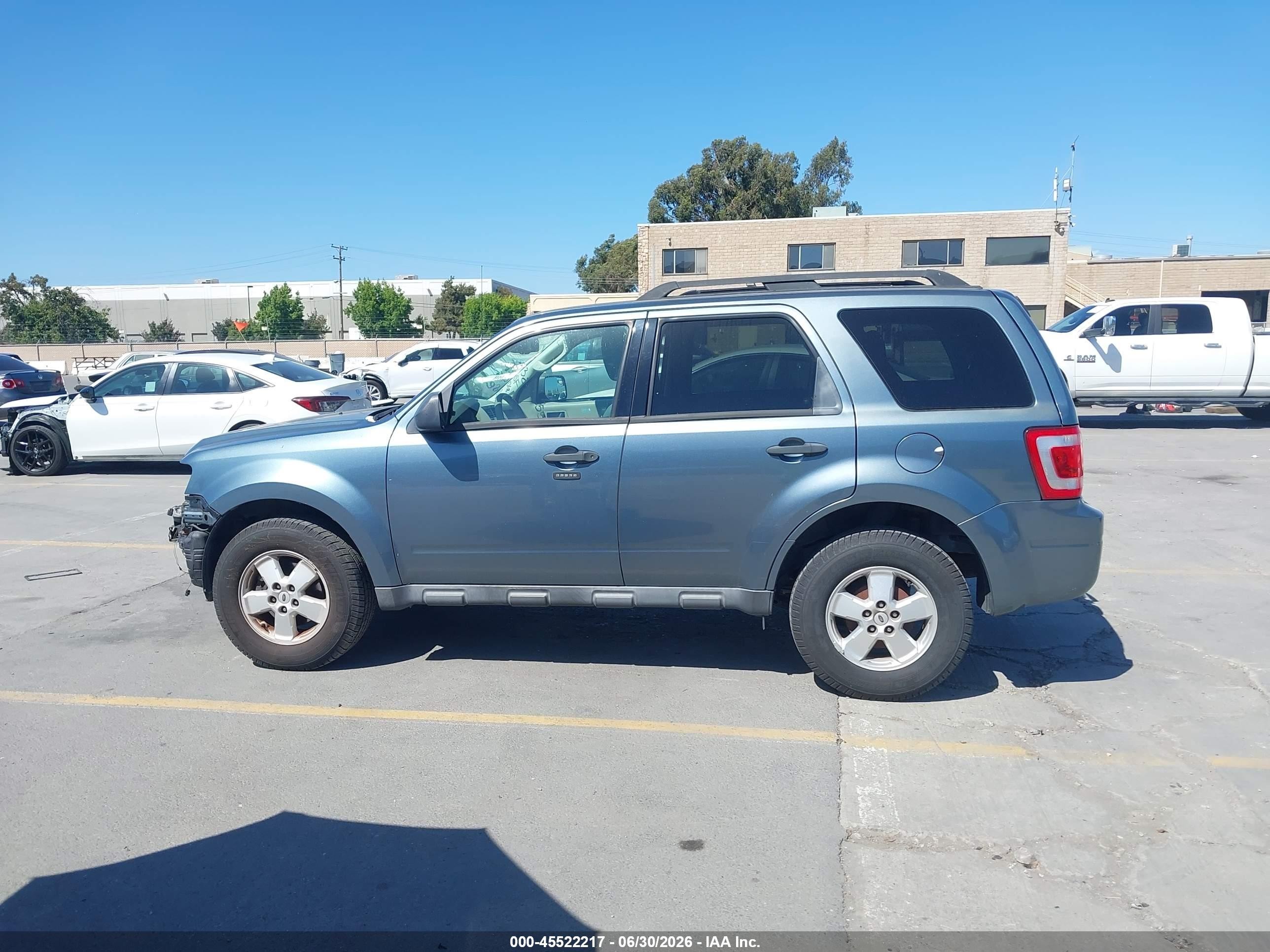 2010 Ford Escape Xlt Blue vin: 1FMCU0D7XAKB00889