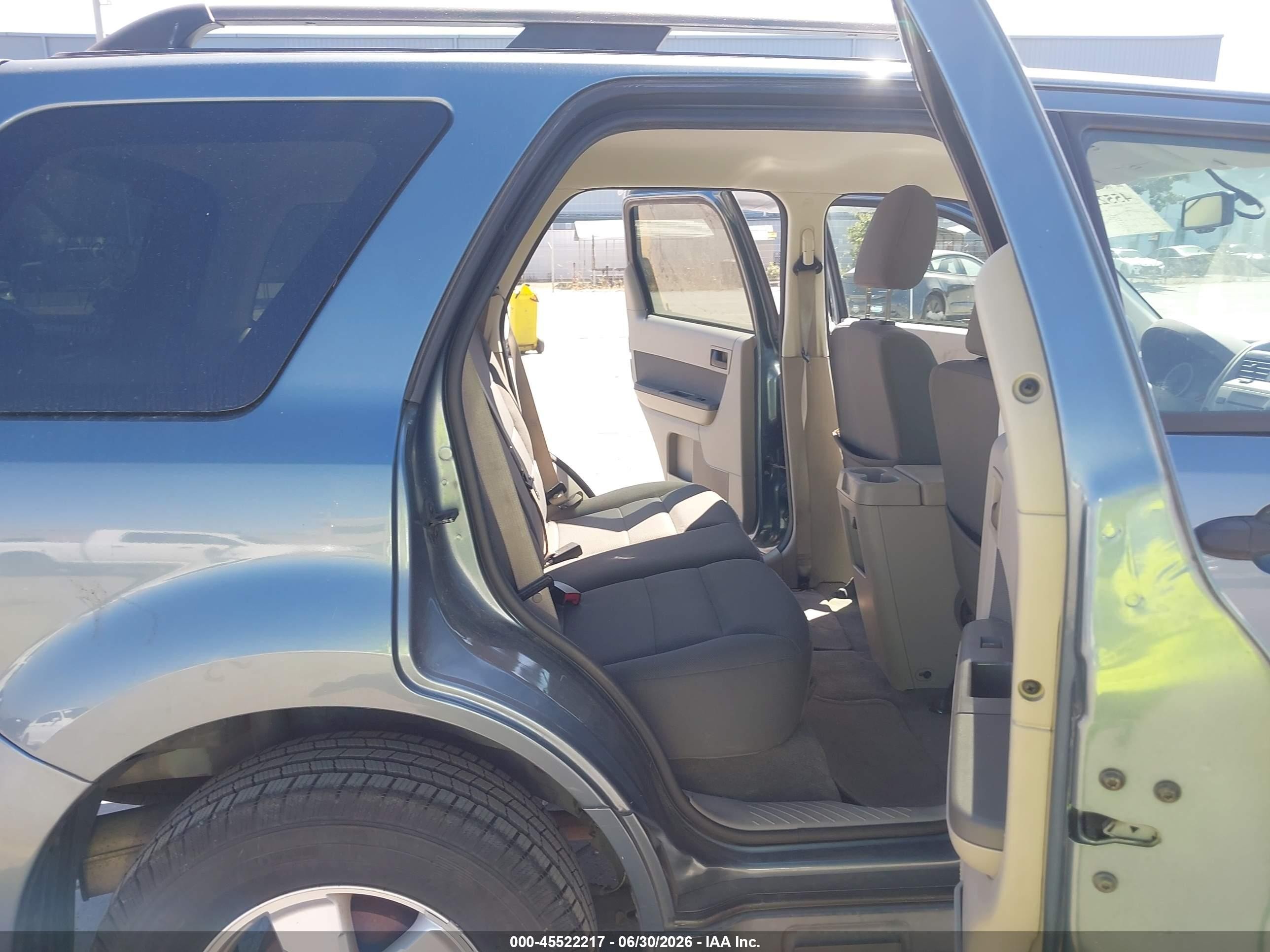 2010 Ford Escape Xlt Blue vin: 1FMCU0D7XAKB00889