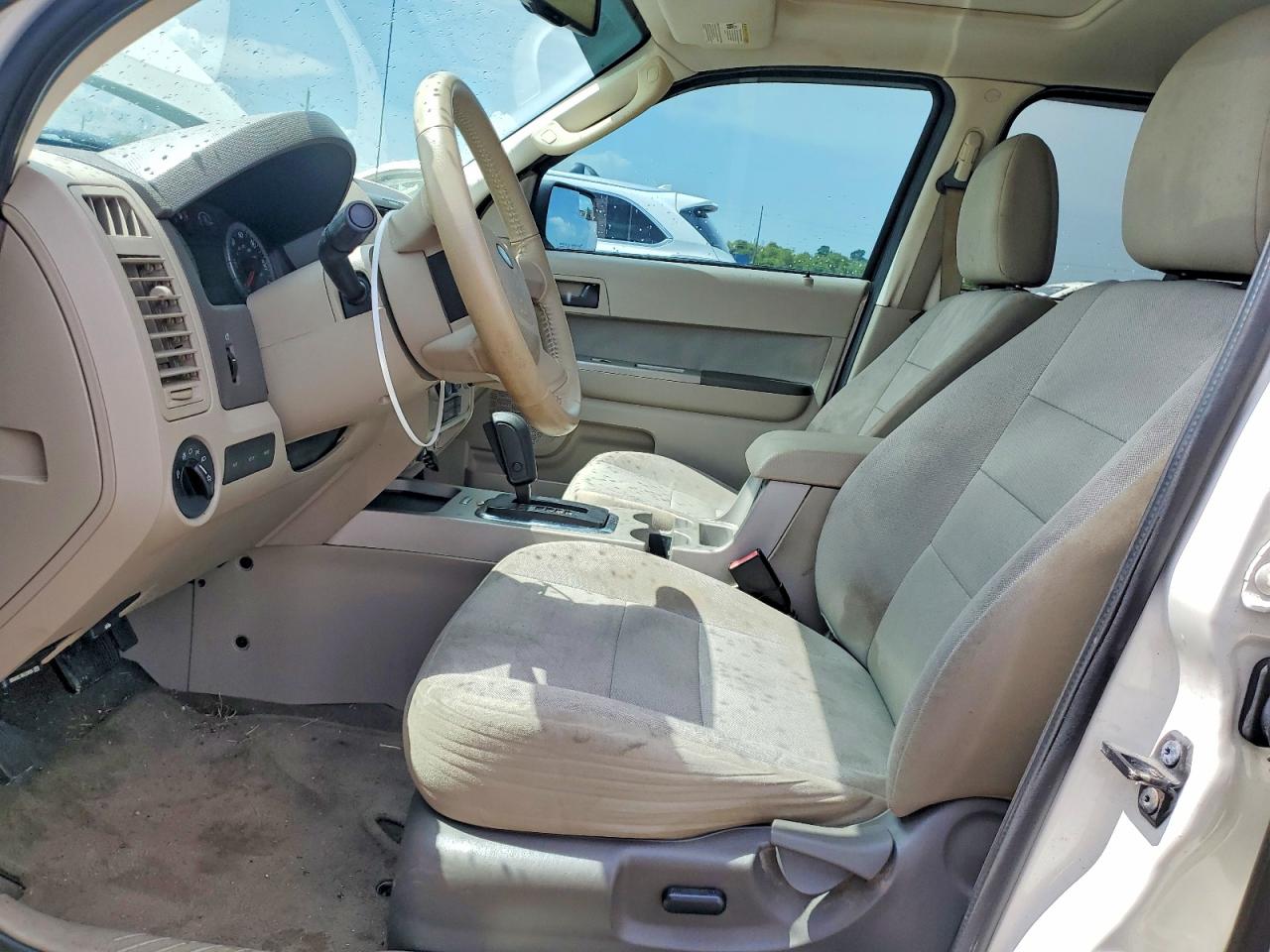 2010 Ford Escape Xlt White vin: 1FMCU0D7XAKB78752