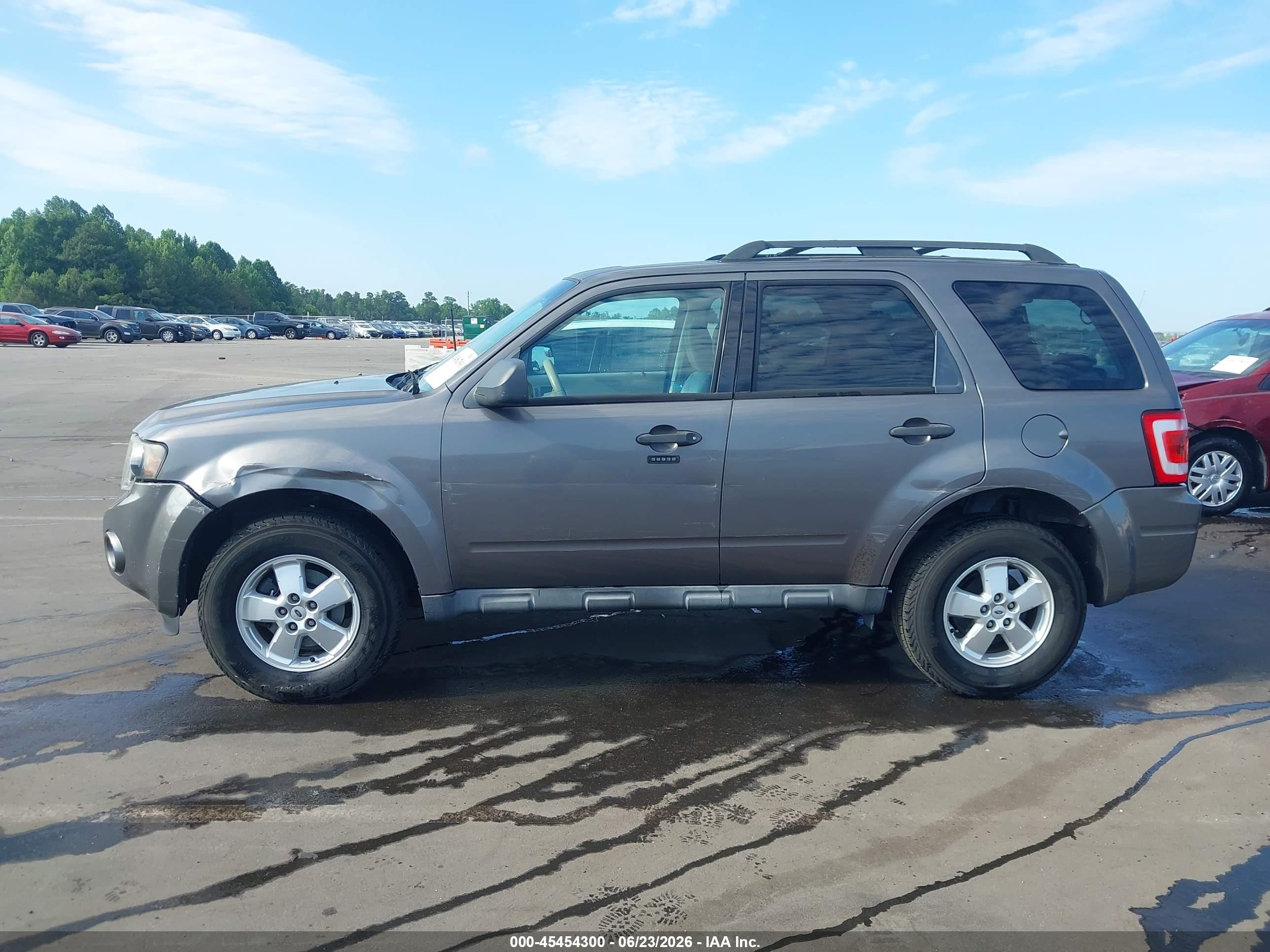 2010 Ford Escape Xlt Gray vin: 1FMCU0D7XAKB80386