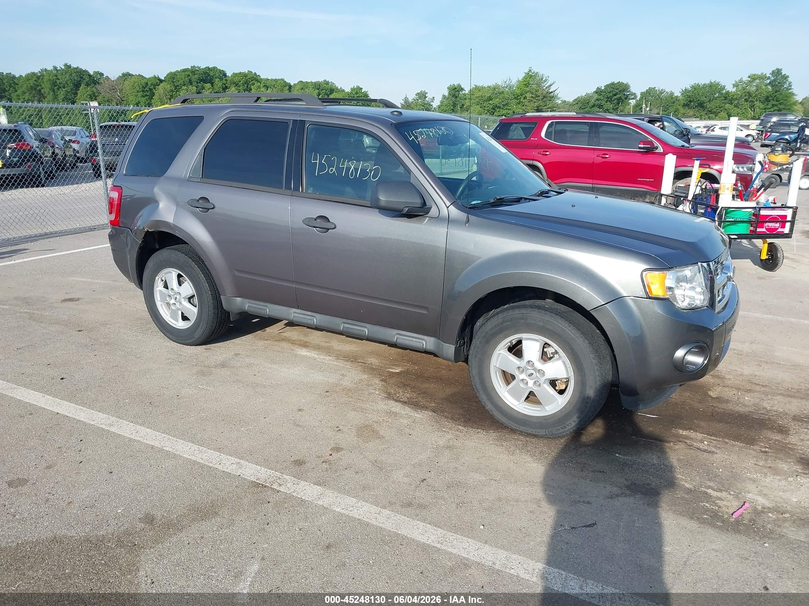2010 Ford Escape Xlt Серый vin: 1FMCU0D7XAKC04296