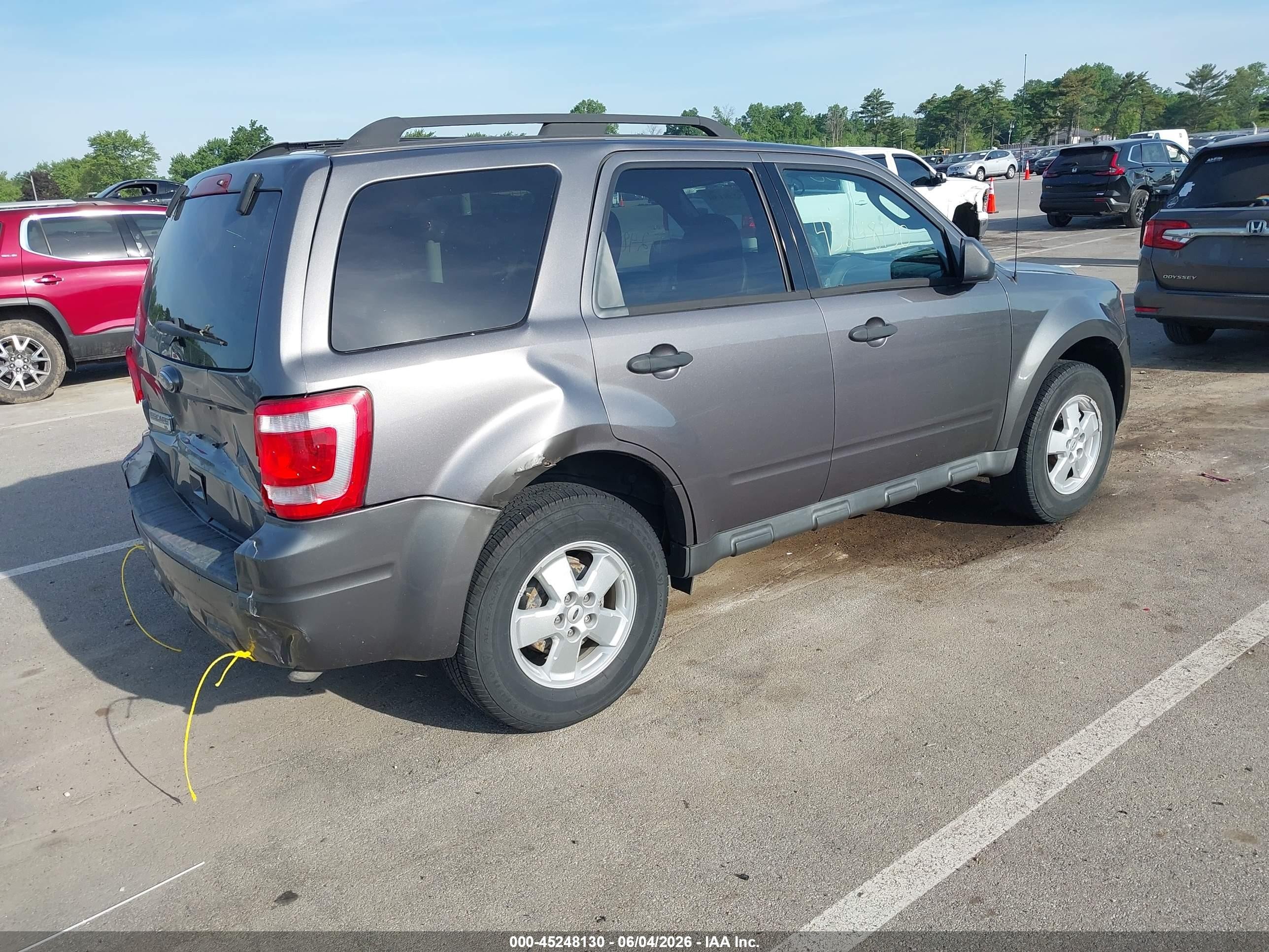2010 Ford Escape Xlt Gray vin: 1FMCU0D7XAKC04296