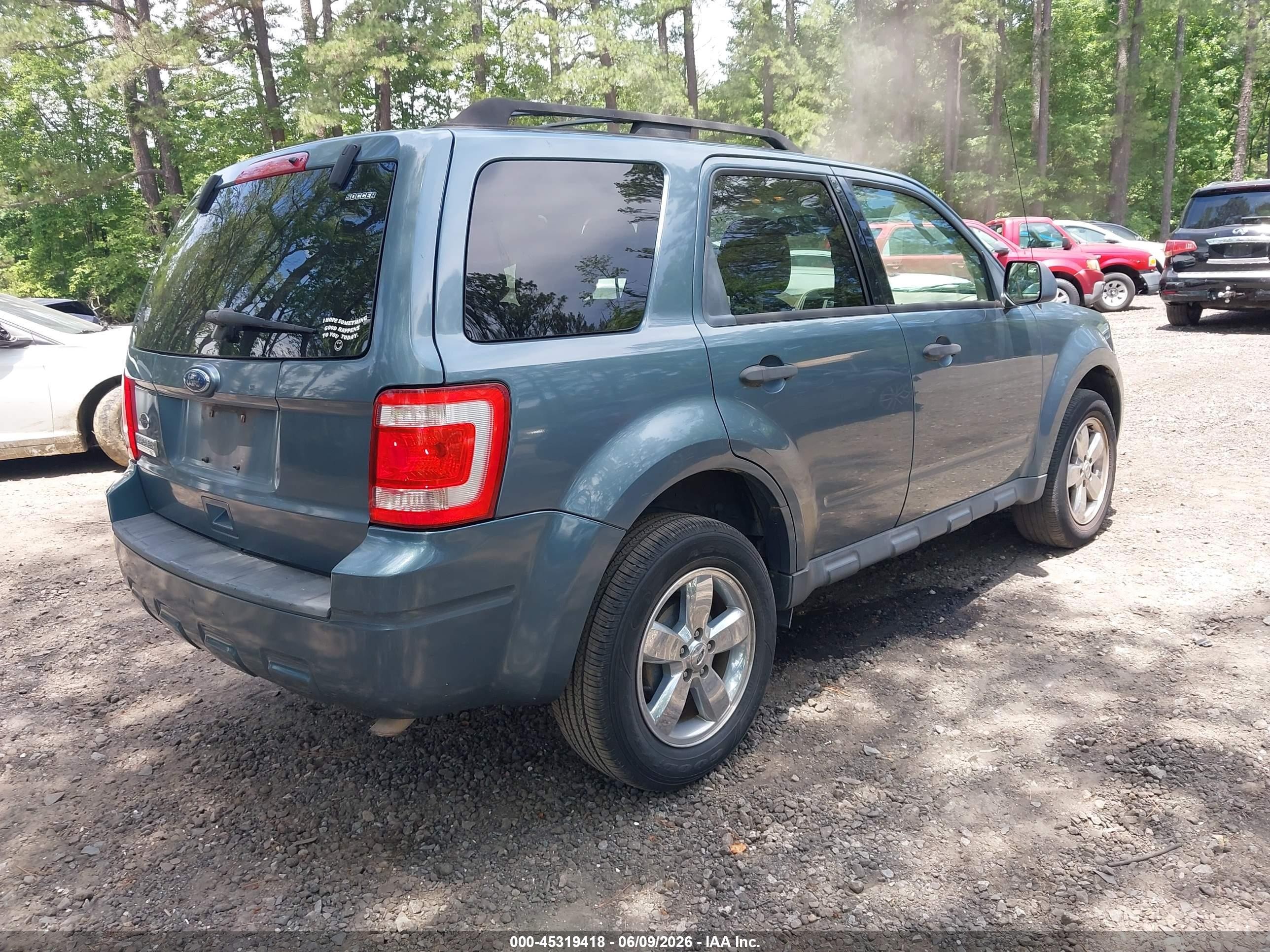 2010 Ford Escape Xlt Blue vin: 1FMCU0D7XAKC76020
