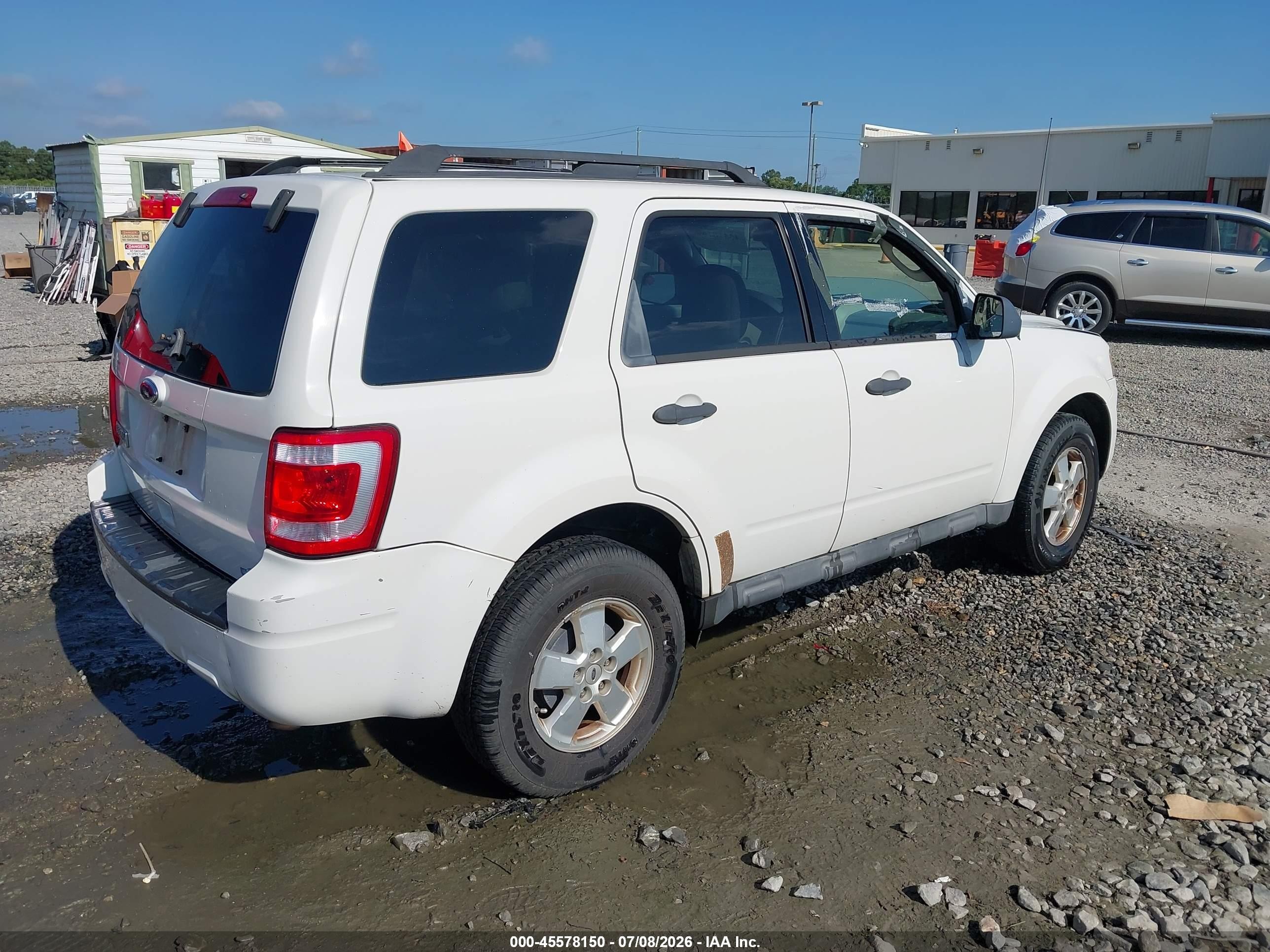 2011 Ford Escape Xlt White vin: 1FMCU0D7XBKA63103
