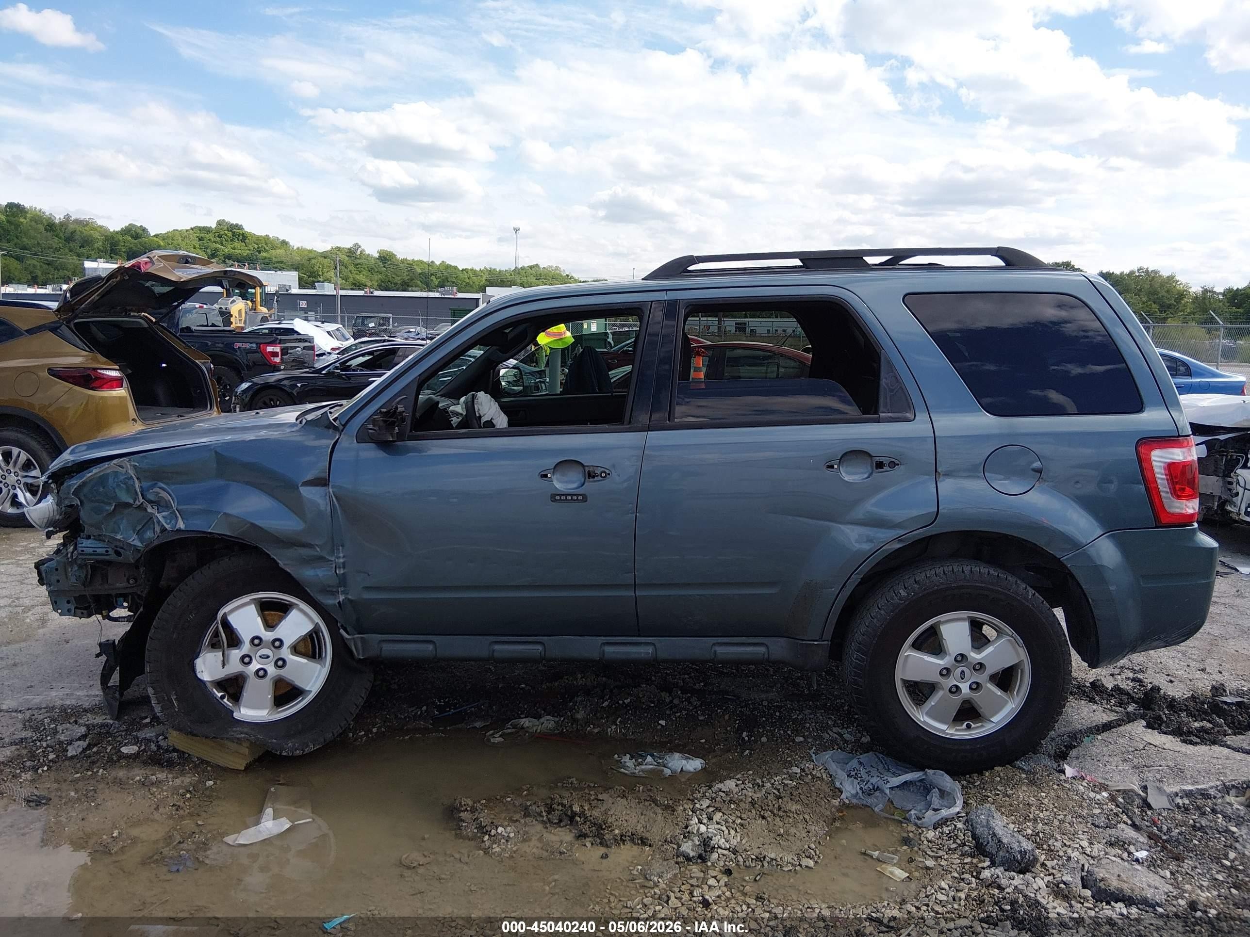 2011 Ford Escape Xlt Gray vin: 1FMCU0D7XBKC01383