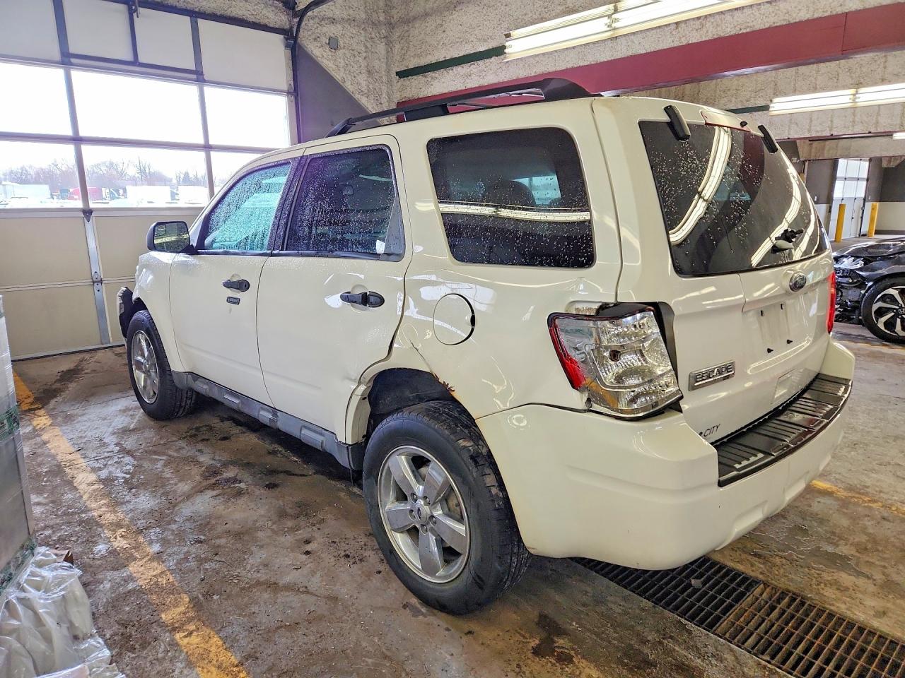 2011 Ford Escape Xlt White vin: 1FMCU0D7XBKC07409