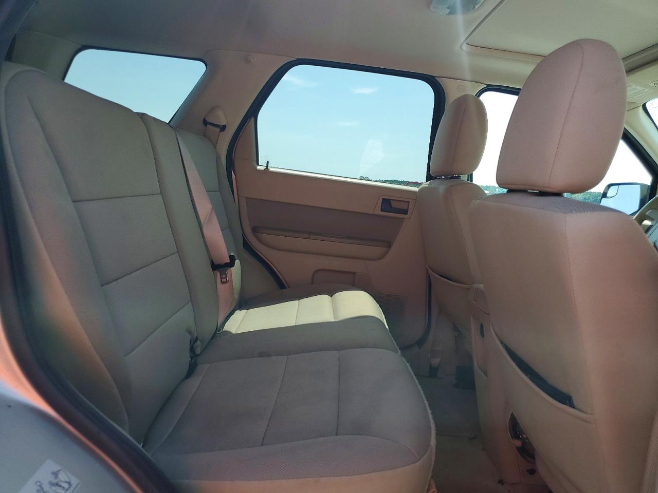 2011 Ford Escape Xlt Beige vin: 1FMCU0D7XBKC40474
