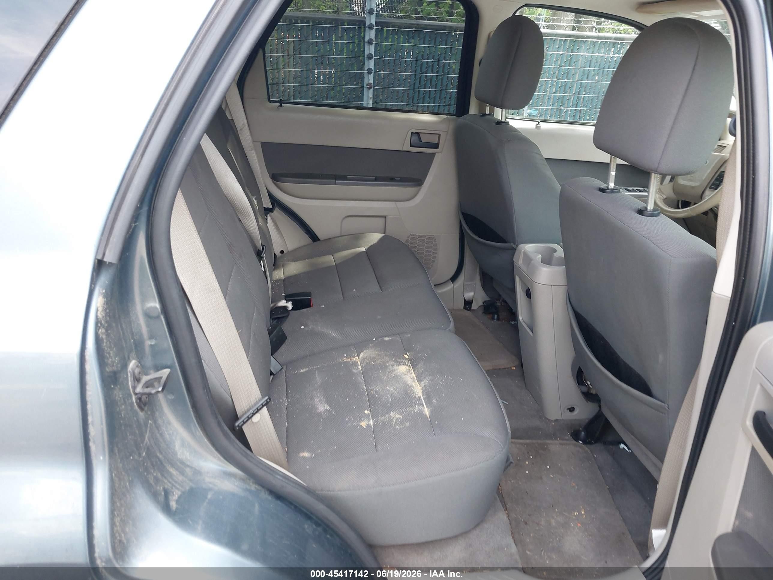 2010 Ford Escape Xlt Light Blue vin: 1FMCU0DG0AKA42761
