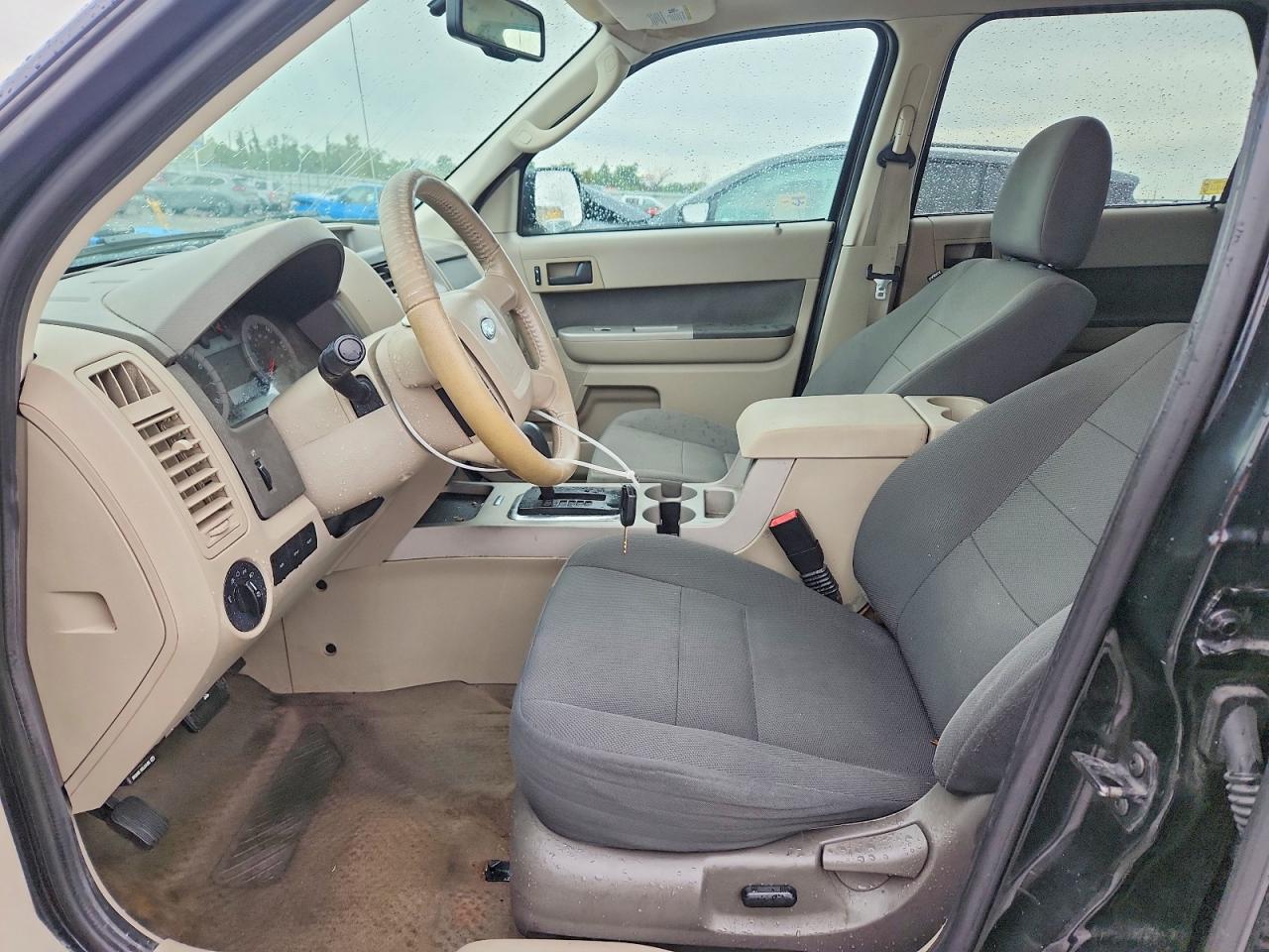 2010 Ford Escape Xlt Black vin: 1FMCU0DG0AKA70205