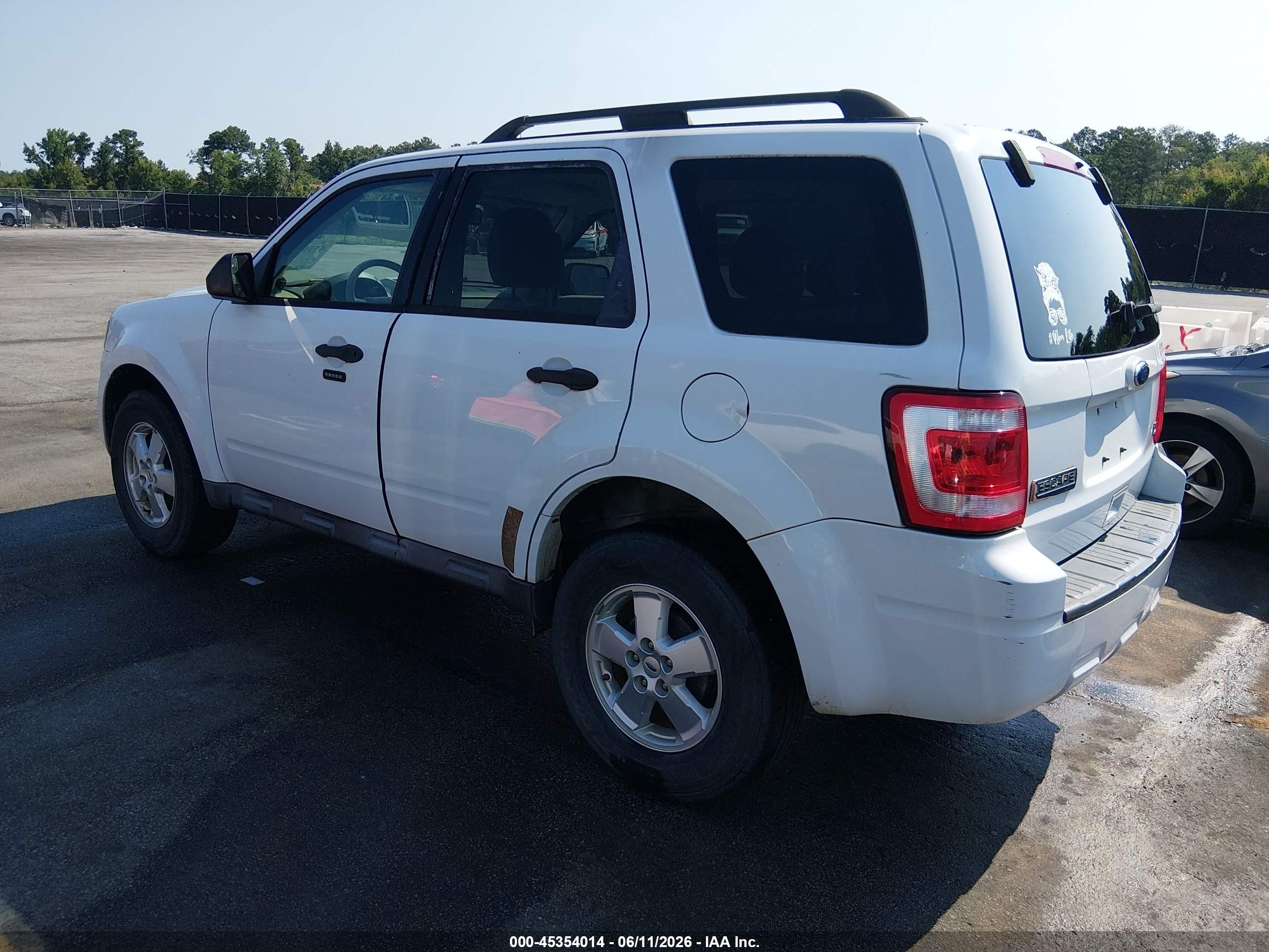 2011 Ford Escape Xlt White vin: 1FMCU0DG0BKA69377