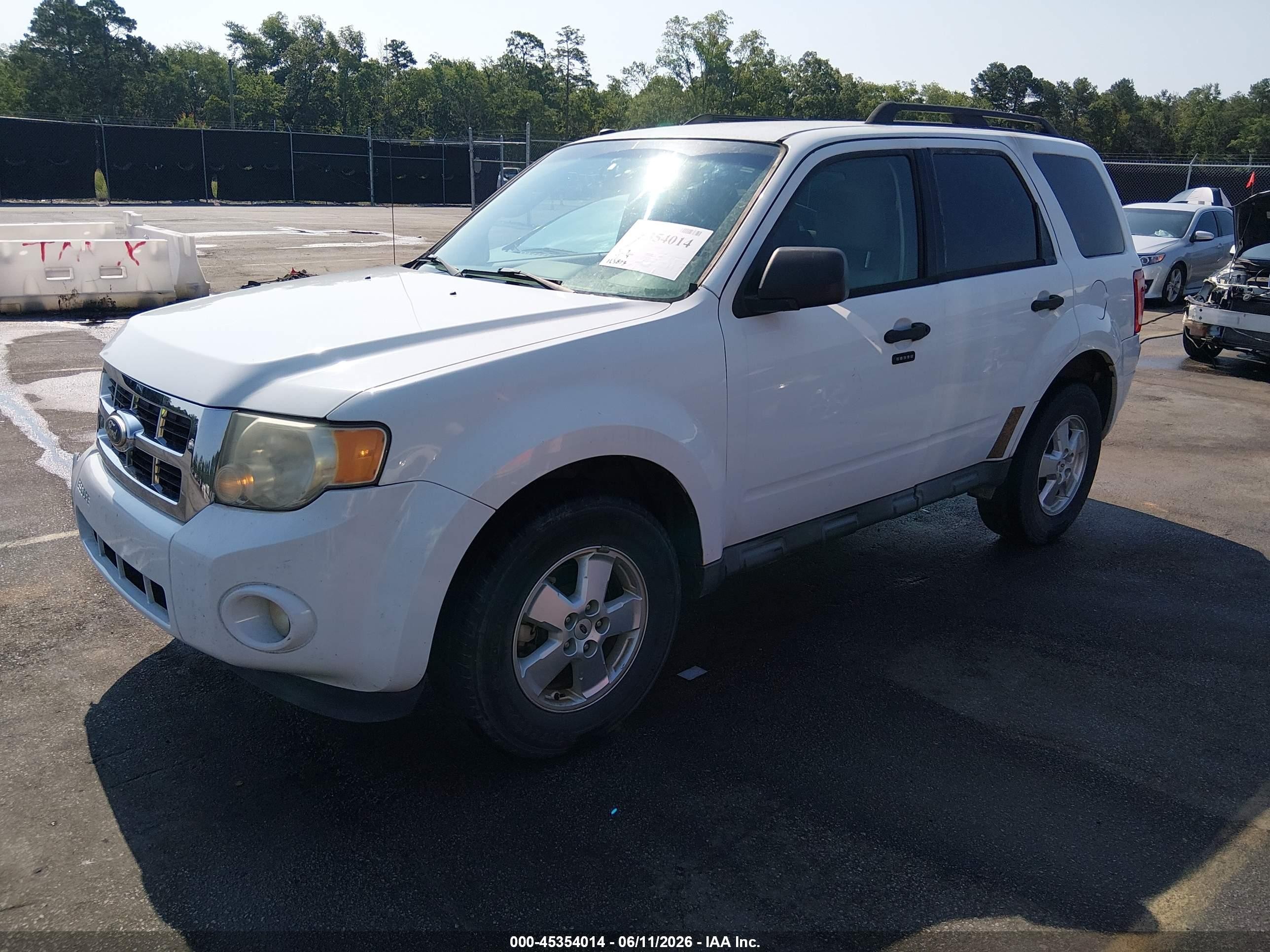 2011 Ford Escape Xlt White vin: 1FMCU0DG0BKA69377