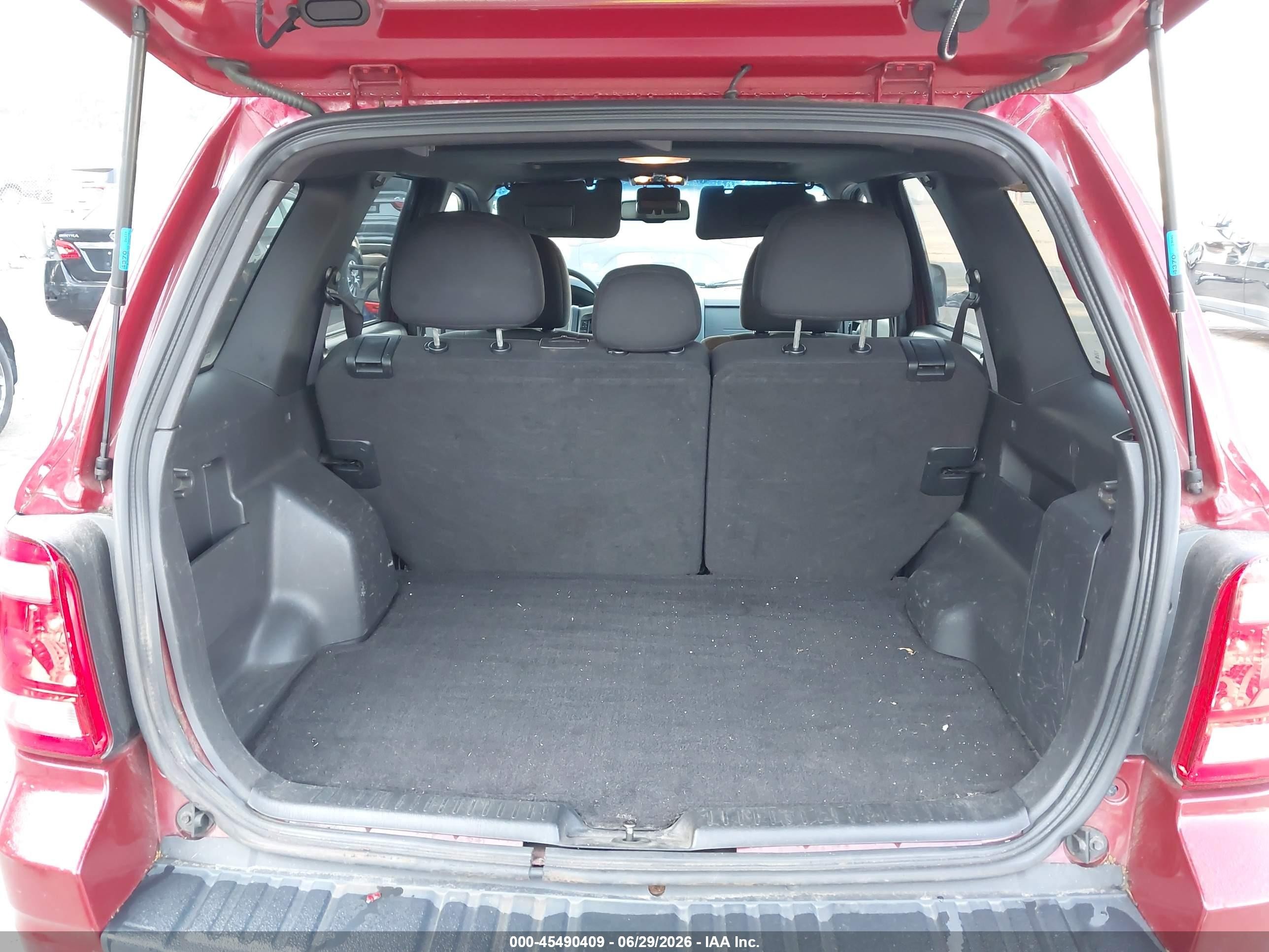 2010 Ford Escape Xlt Red vin: 1FMCU0DG1AKA64350