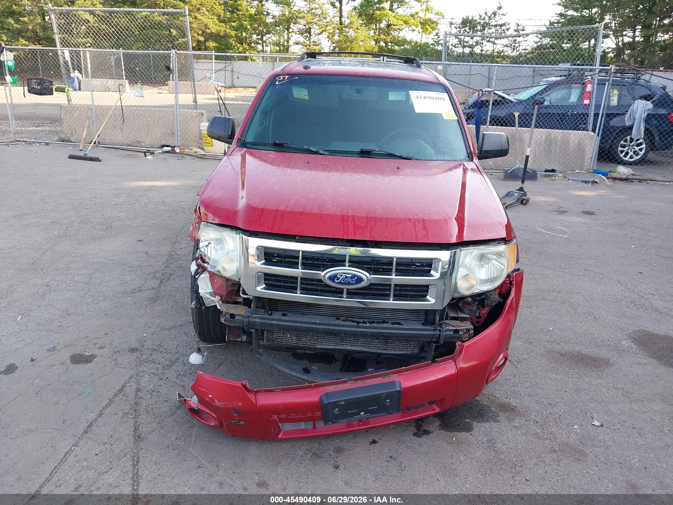 2010 Ford Escape Xlt Red vin: 1FMCU0DG1AKA64350