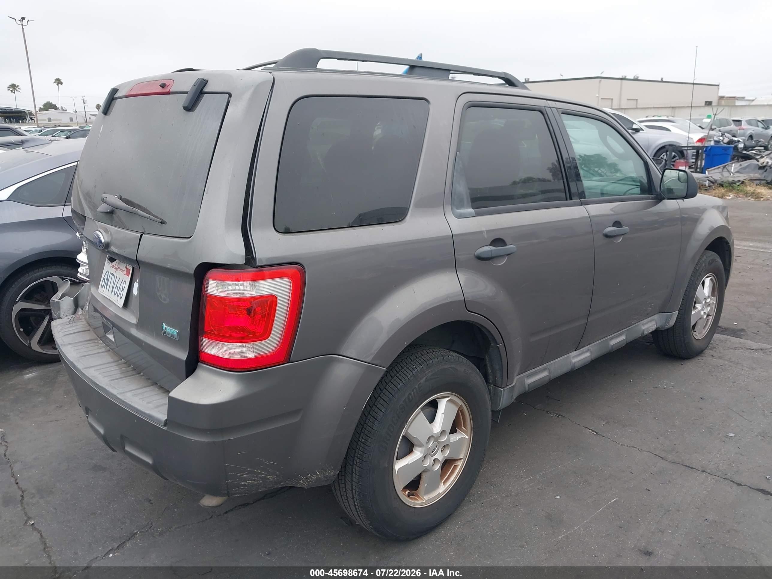 2011 Ford Escape Xlt Gray vin: 1FMCU0DG1BKA87466