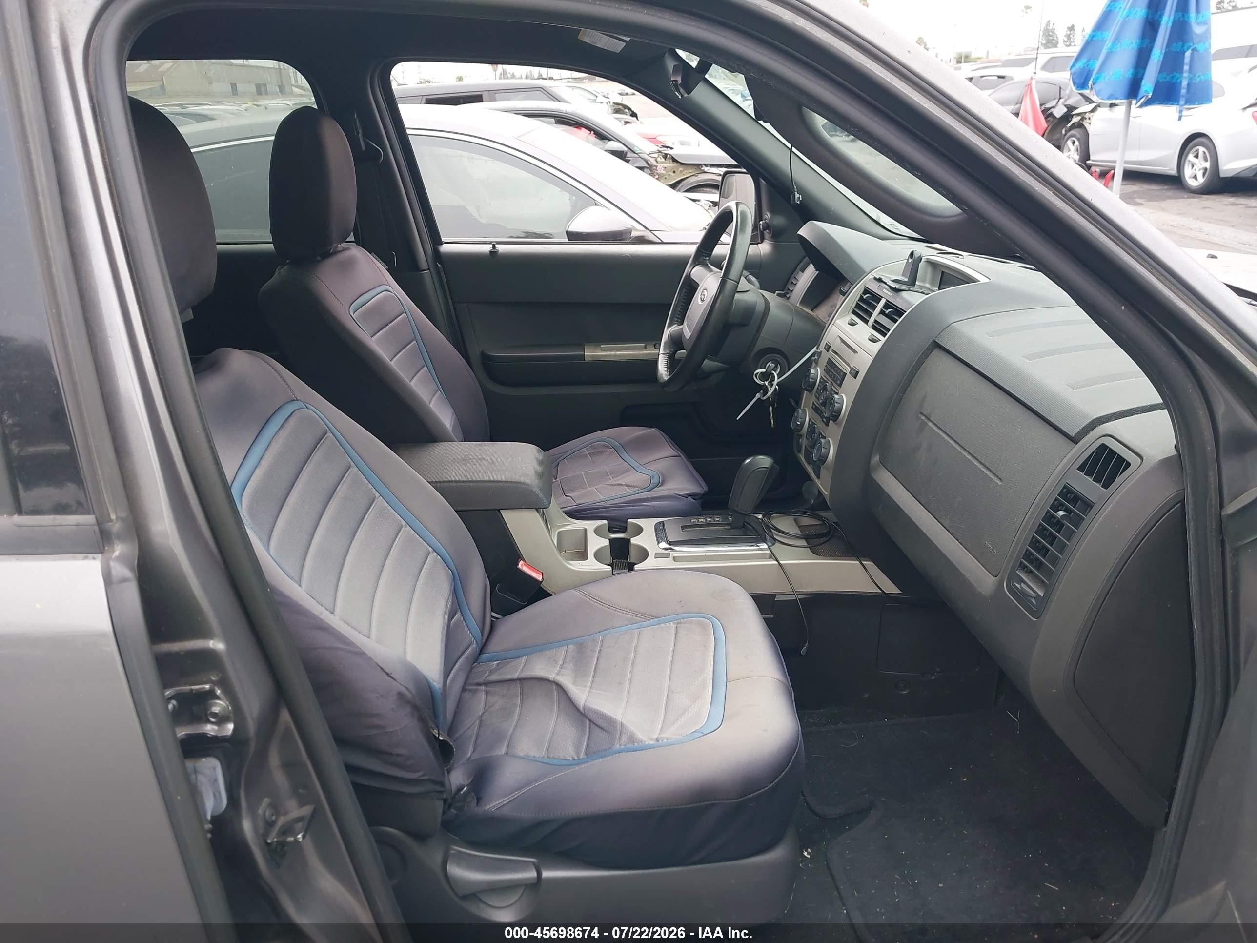 2011 Ford Escape Xlt Gray vin: 1FMCU0DG1BKA87466