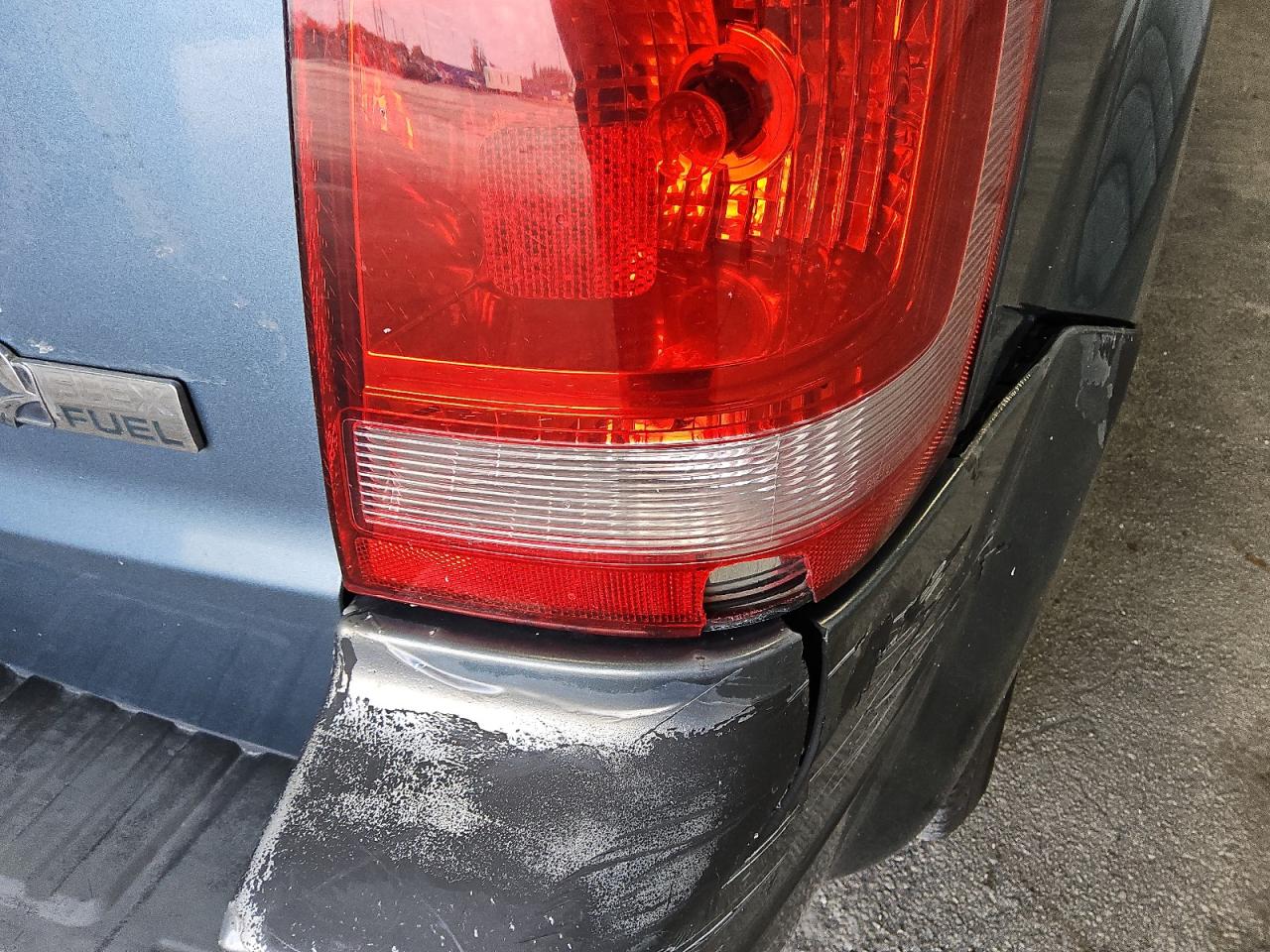 2012 Ford Escape Xlt Blue vin: 1FMCU0DG1CKA55375 Damage: Right Tail Light, Broken, Replacement Required