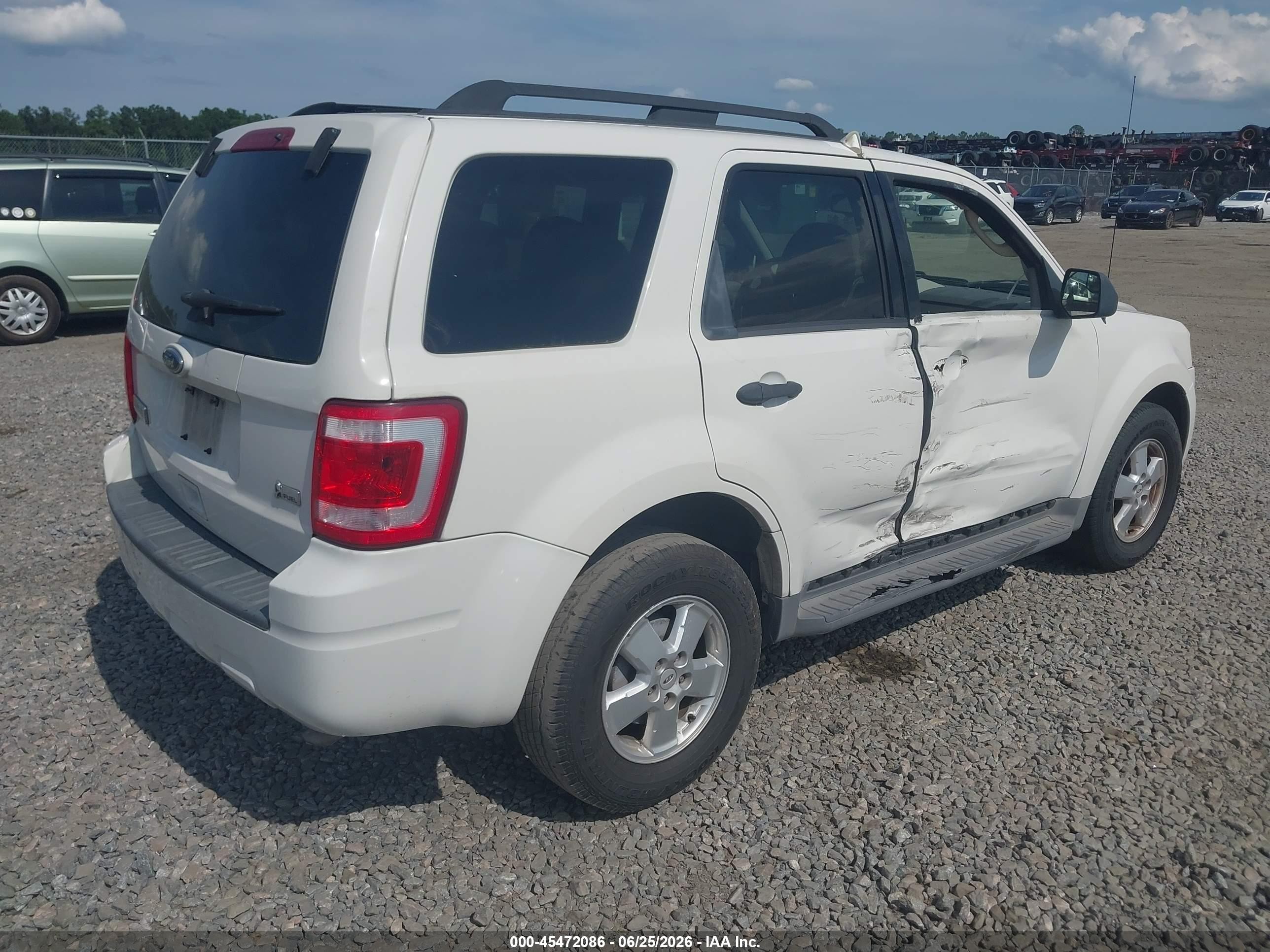 2010 Ford Escape Xlt White vin: 1FMCU0DG2AKA52224