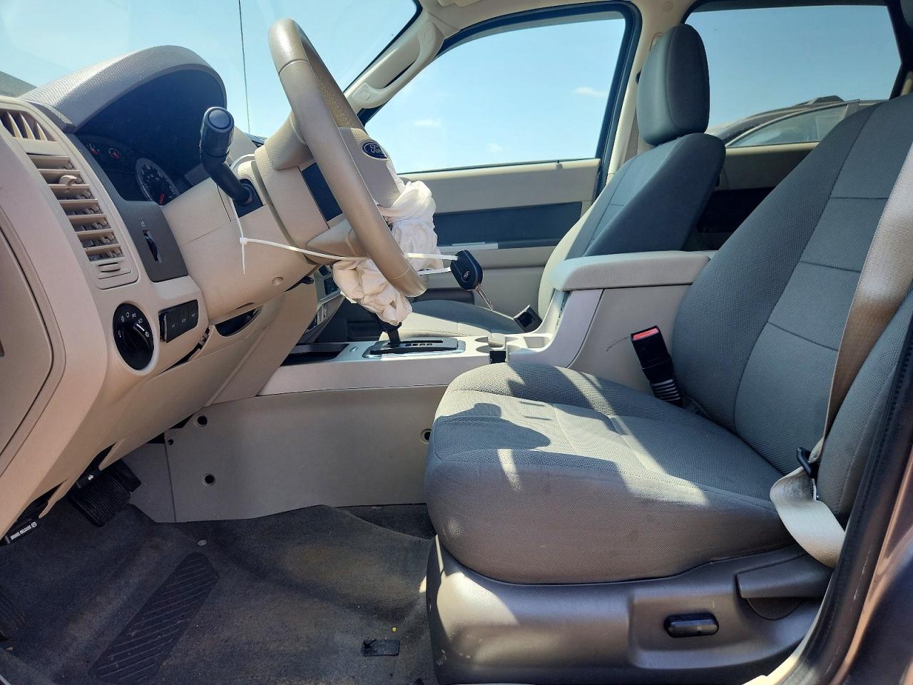 2010 Ford Escape Xlt Серый vin: 1FMCU0DG2AKB08338