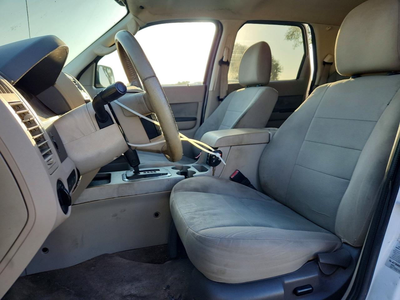 2010 Ford Escape Xlt Белый vin: 1FMCU0DG2AKB60892