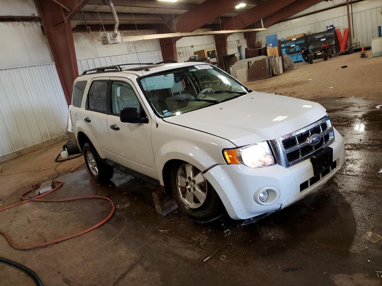 2010 Ford Escape Xlt Белый vin: 1FMCU0DG2AKC65996