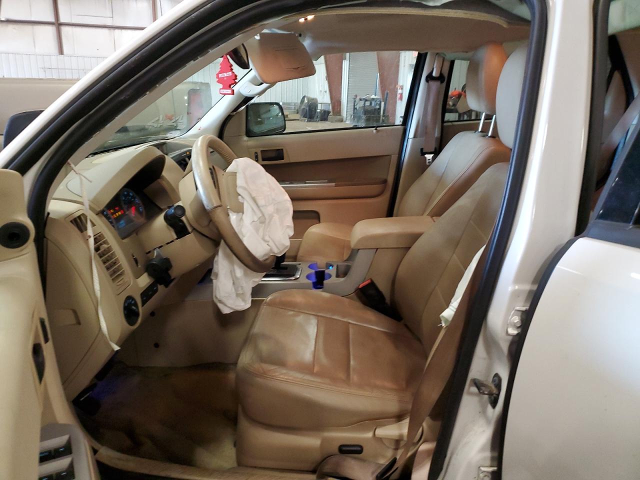 2010 Ford Escape Xlt Белый vin: 1FMCU0DG2AKC65996