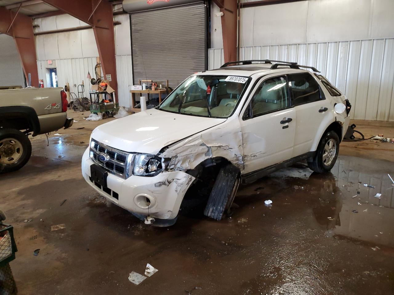 2010 Ford Escape Xlt White vin: 1FMCU0DG2AKC65996