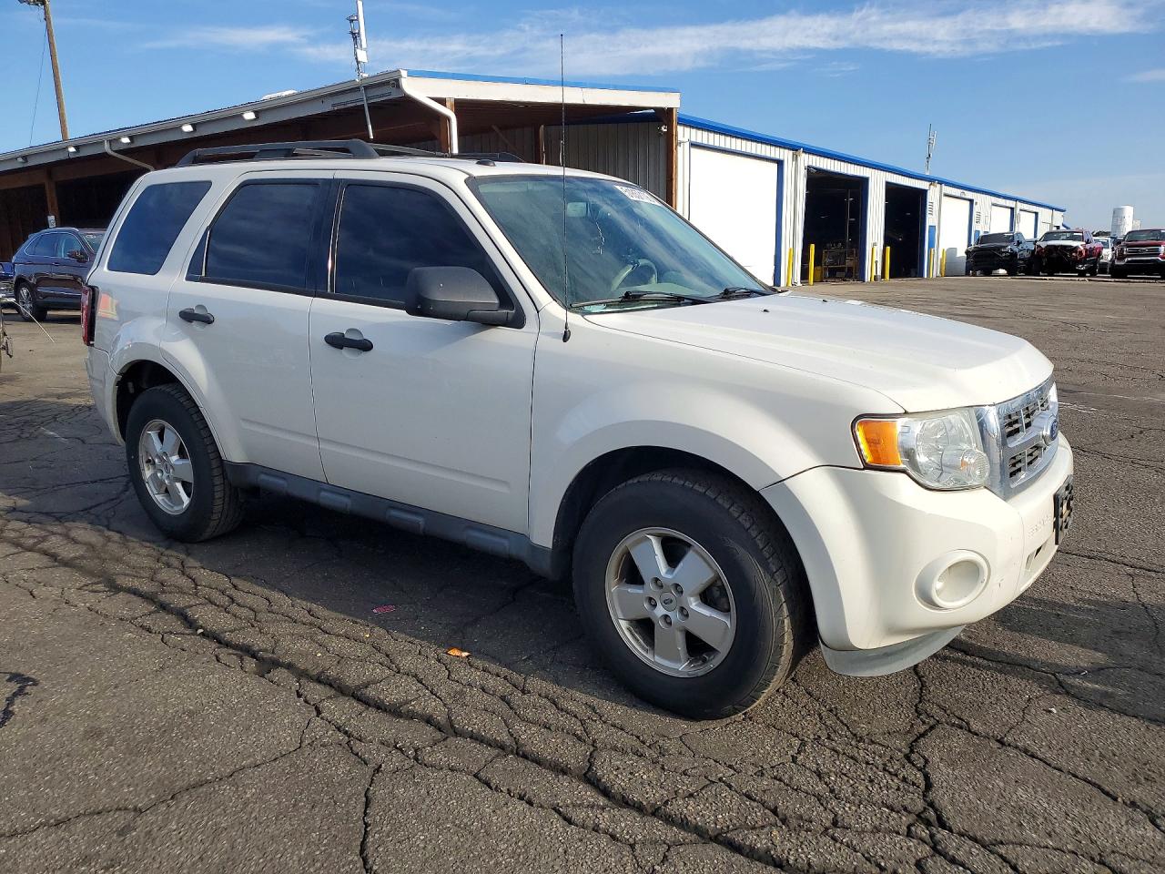 2011 Ford Escape Xlt White vin: 1FMCU0DG2BKC59567