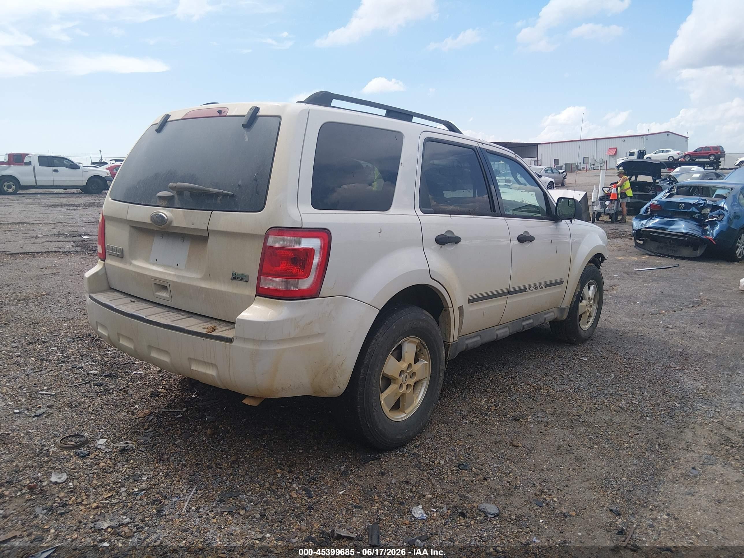 2011 Ford Escape Xlt White vin: 1FMCU0DG2BKC70343