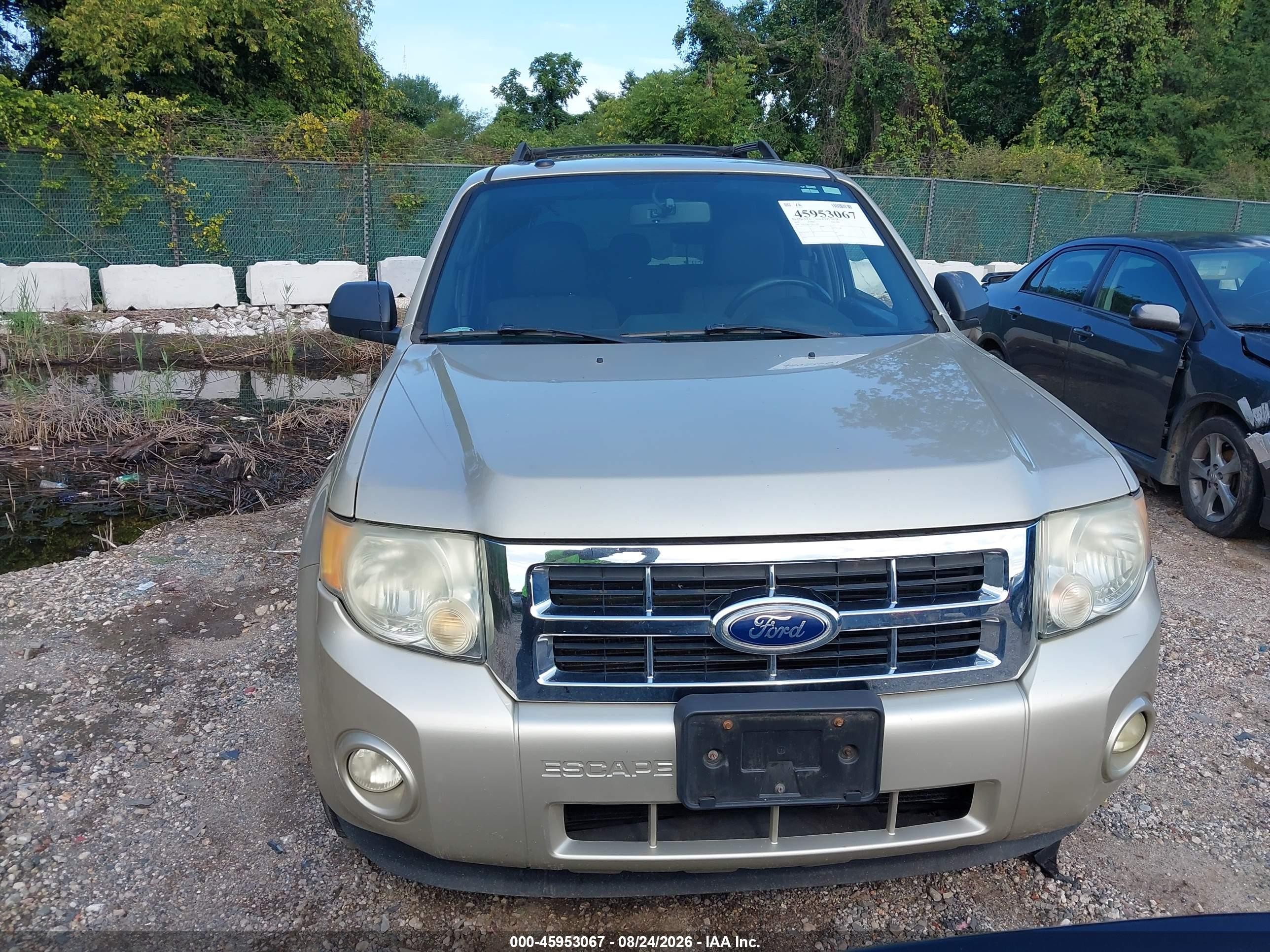 2011 Ford Escape Xlt Золотой vin: 1FMCU0DG3BKA19881