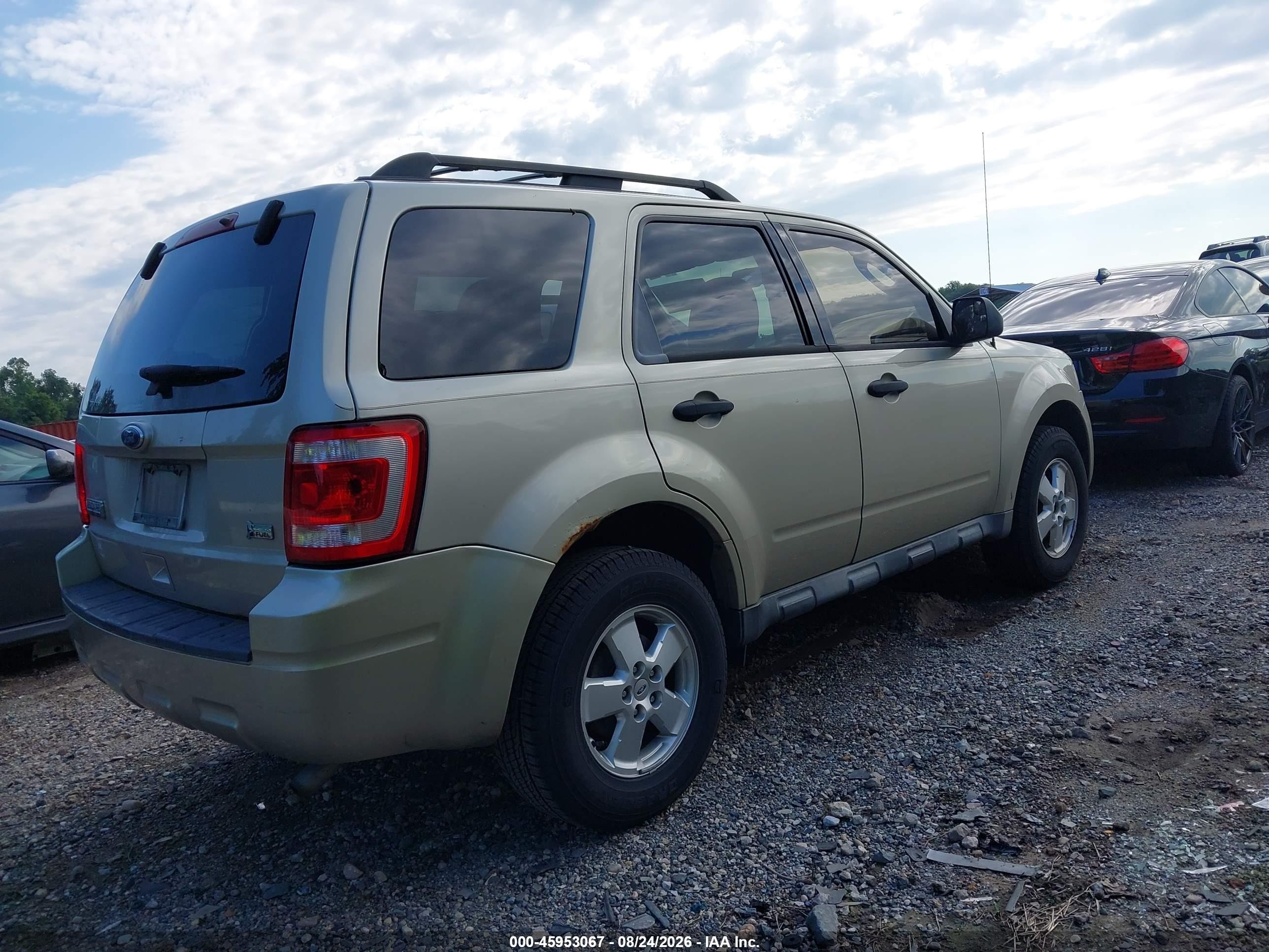 2011 Ford Escape Xlt Золотой vin: 1FMCU0DG3BKA19881