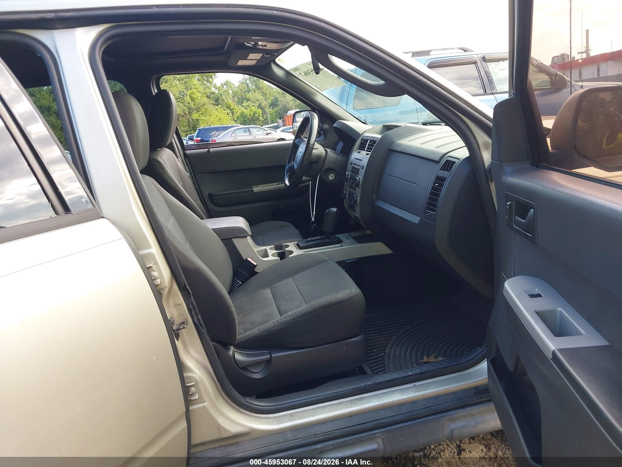 2011 Ford Escape Xlt Золотой vin: 1FMCU0DG3BKA19881