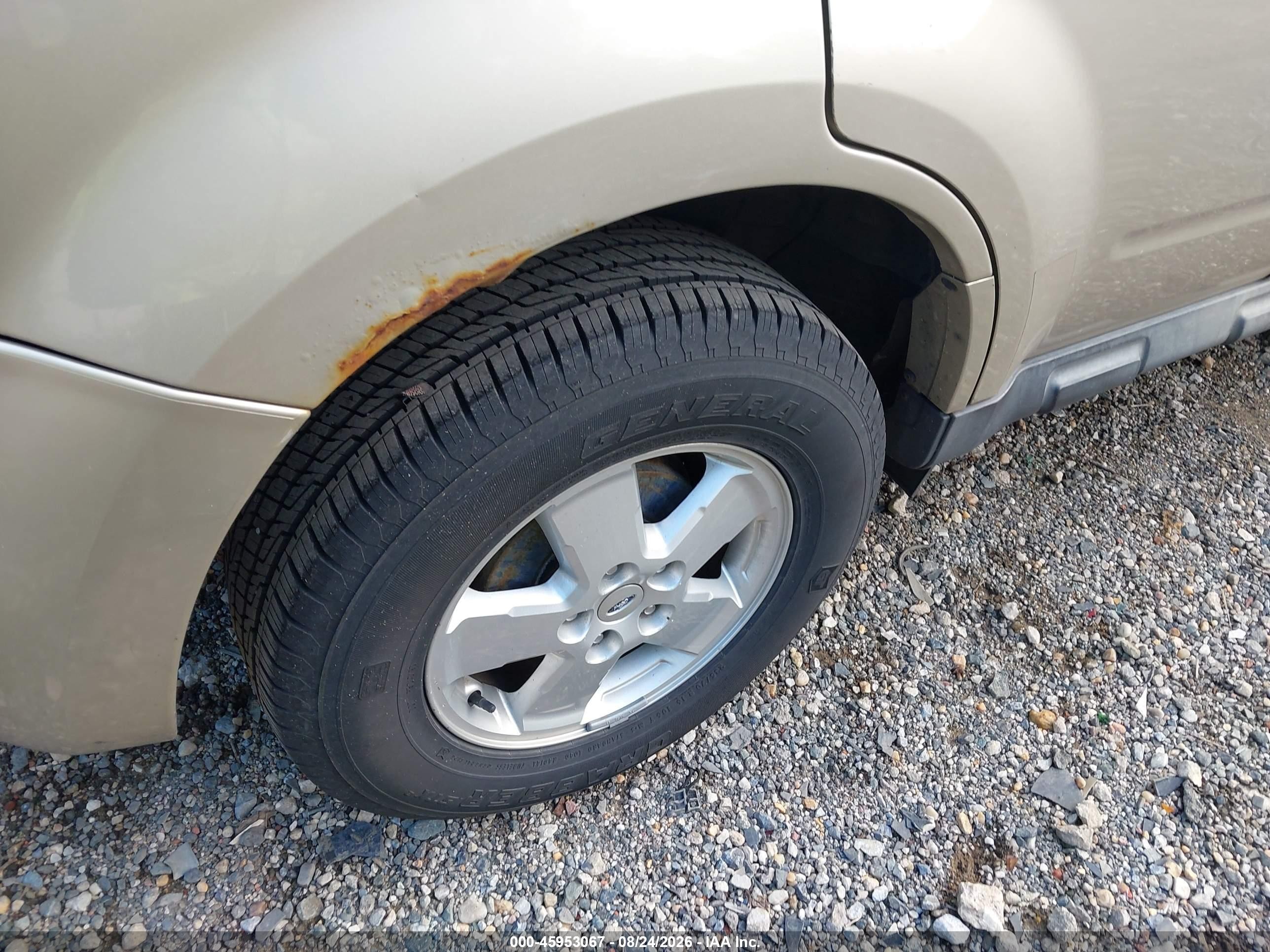 2011 Ford Escape Xlt Золотой vin: 1FMCU0DG3BKA19881