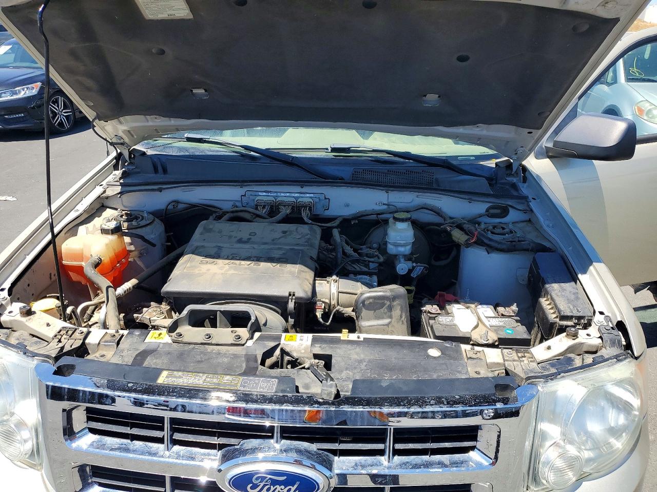 2011 Ford Escape Xlt Gold vin: 1FMCU0DG3BKA62228