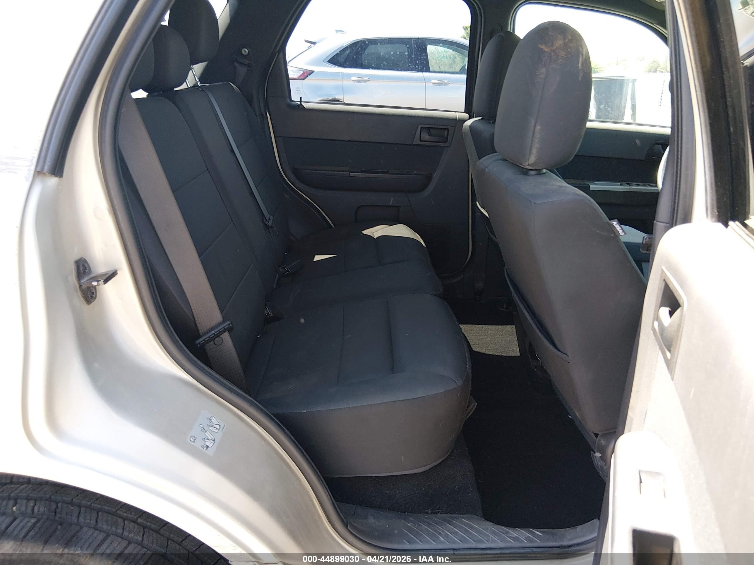 2012 Ford Escape Xlt Beige vin: 1FMCU0DG3CKB04169