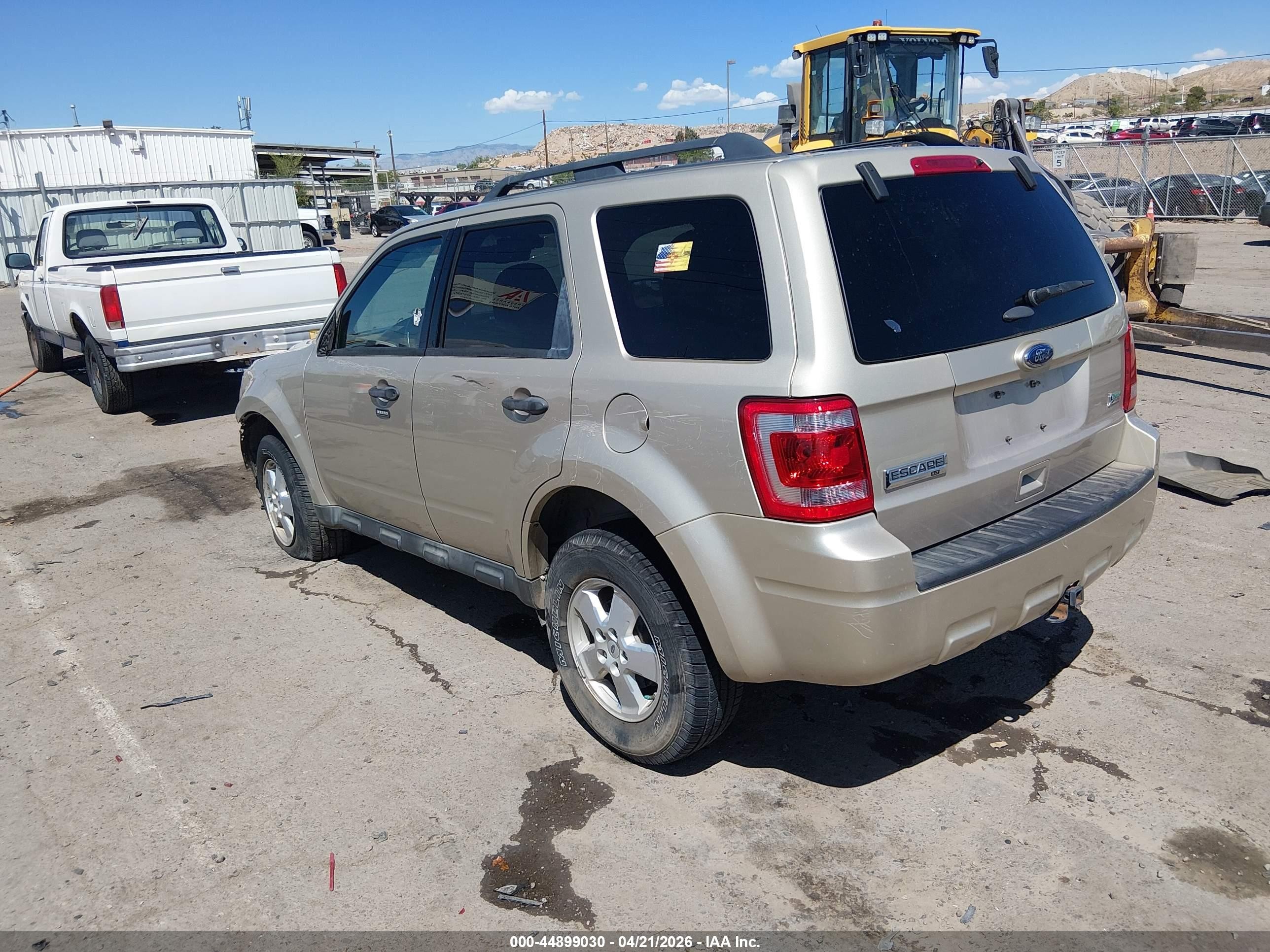 2012 Ford Escape Xlt Beige vin: 1FMCU0DG3CKB04169